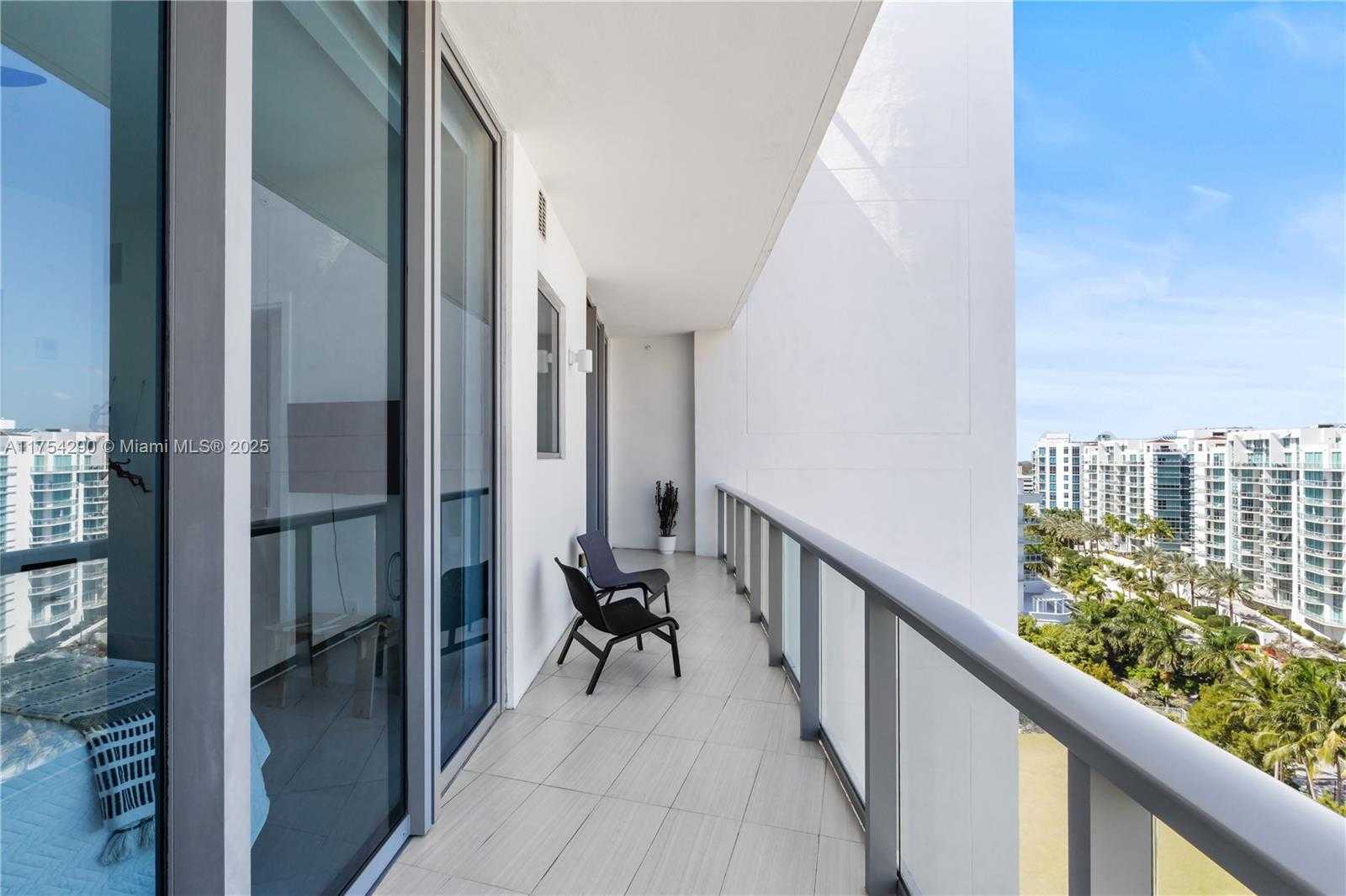 Small Image of 3250 NE 188th St, Aventura, FL 33180, USA Number 39