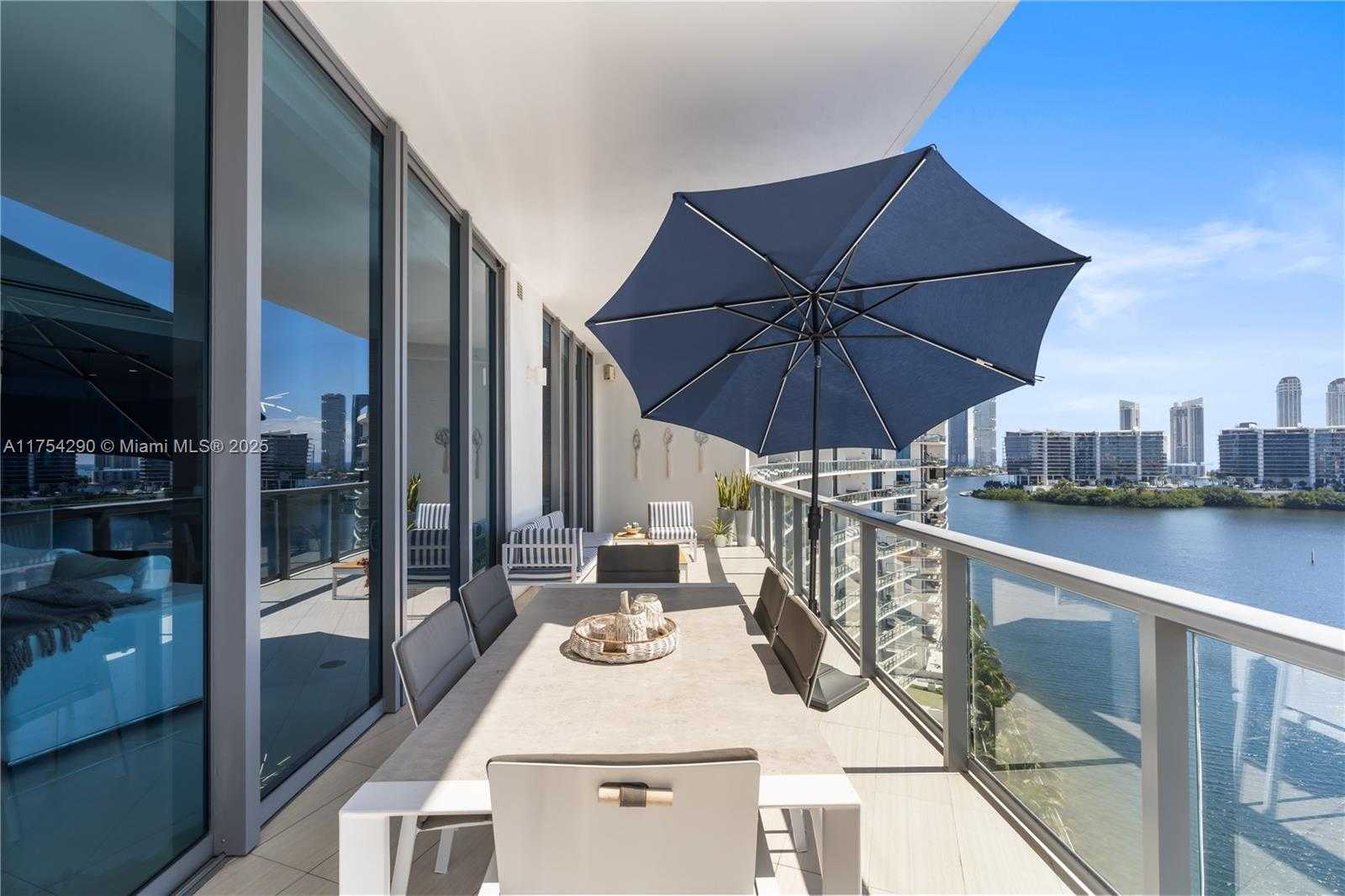 Small Image of 3250 NE 188th St, Aventura, FL 33180, USA Number 4