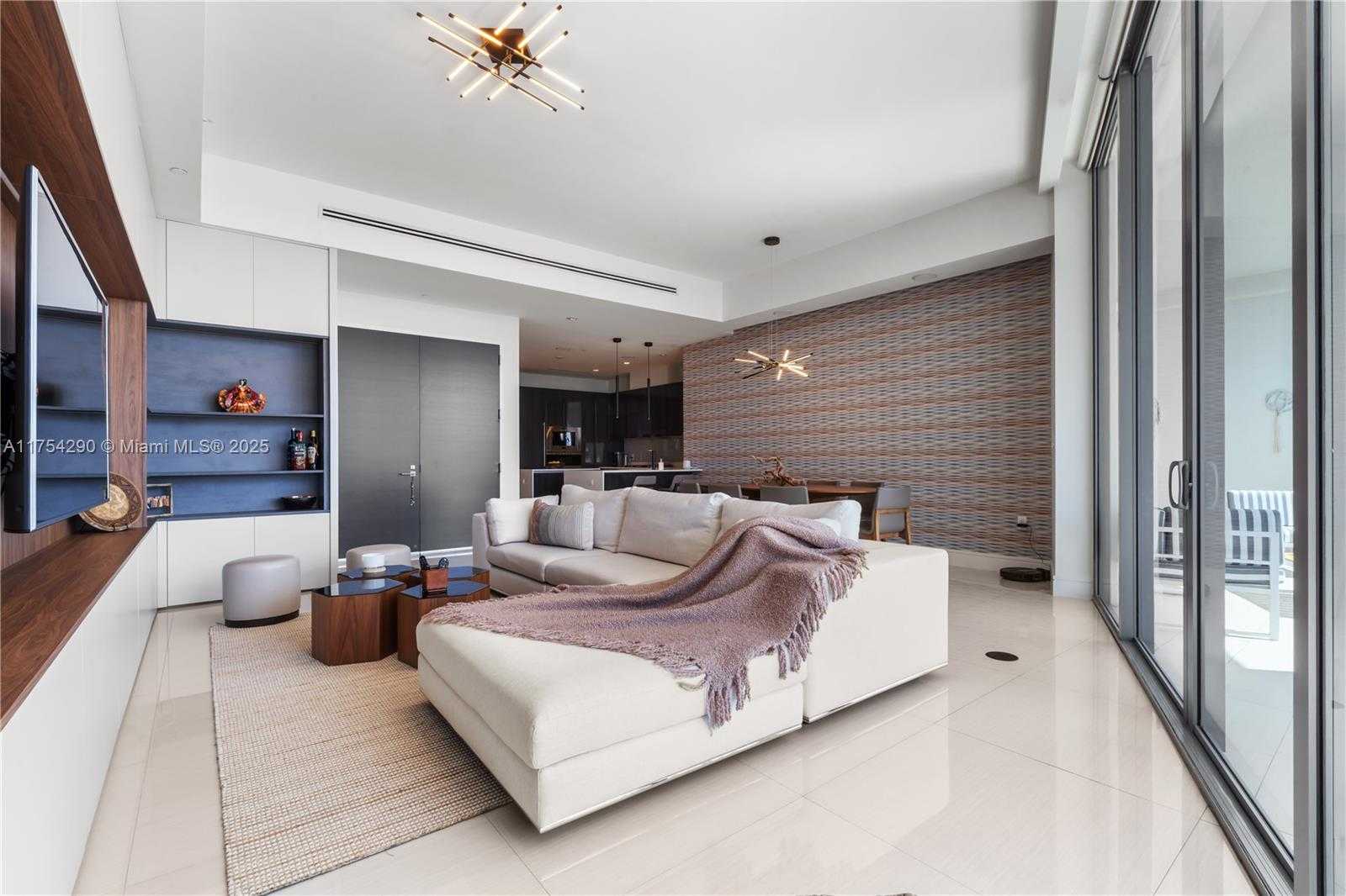 Small Image of 3250 NE 188th St, Aventura, FL 33180, USA Number 7
