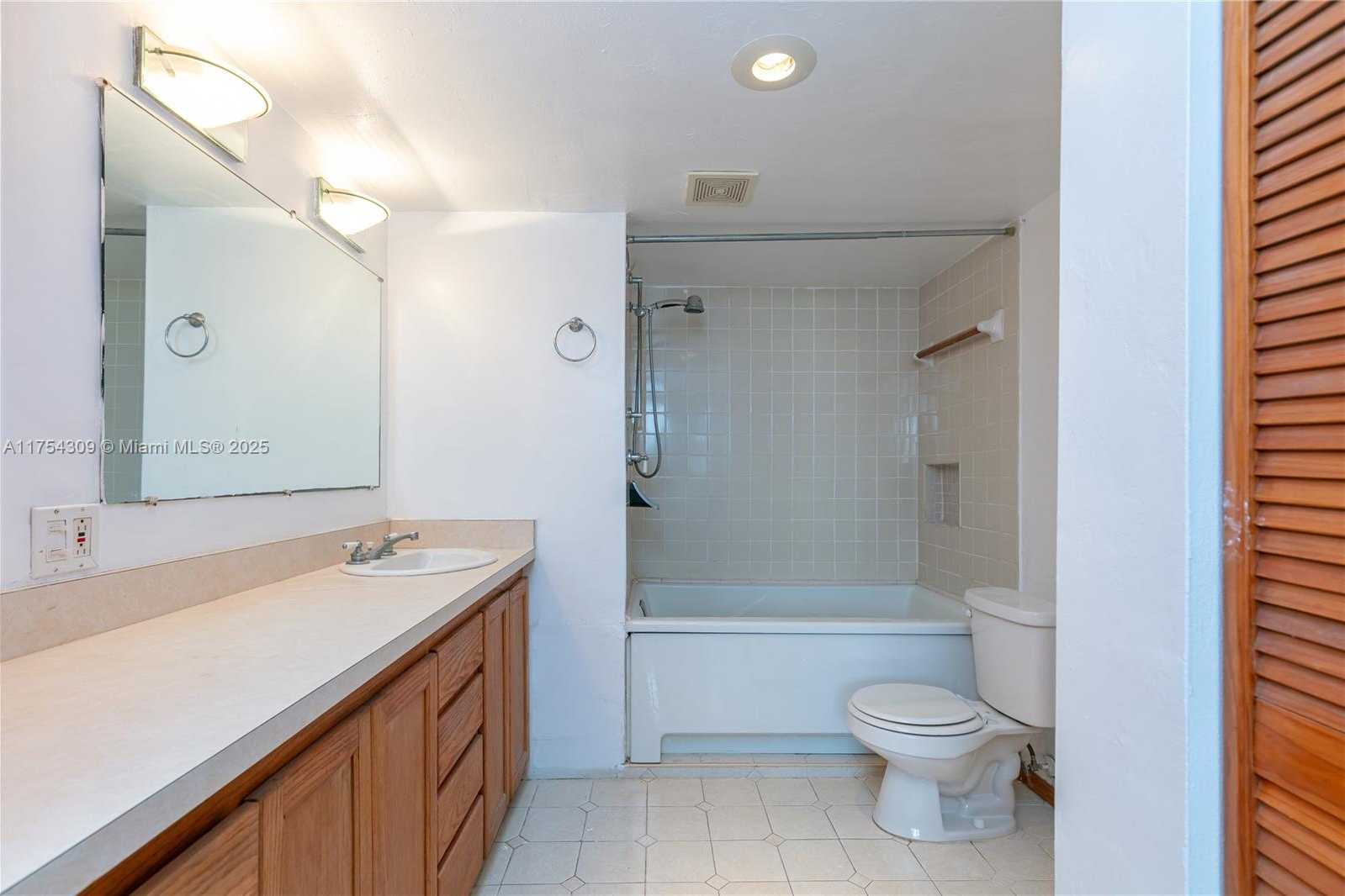 Small Image of 3545 NORTH EAST 166TH ST #807, North Miami Beach Number 27