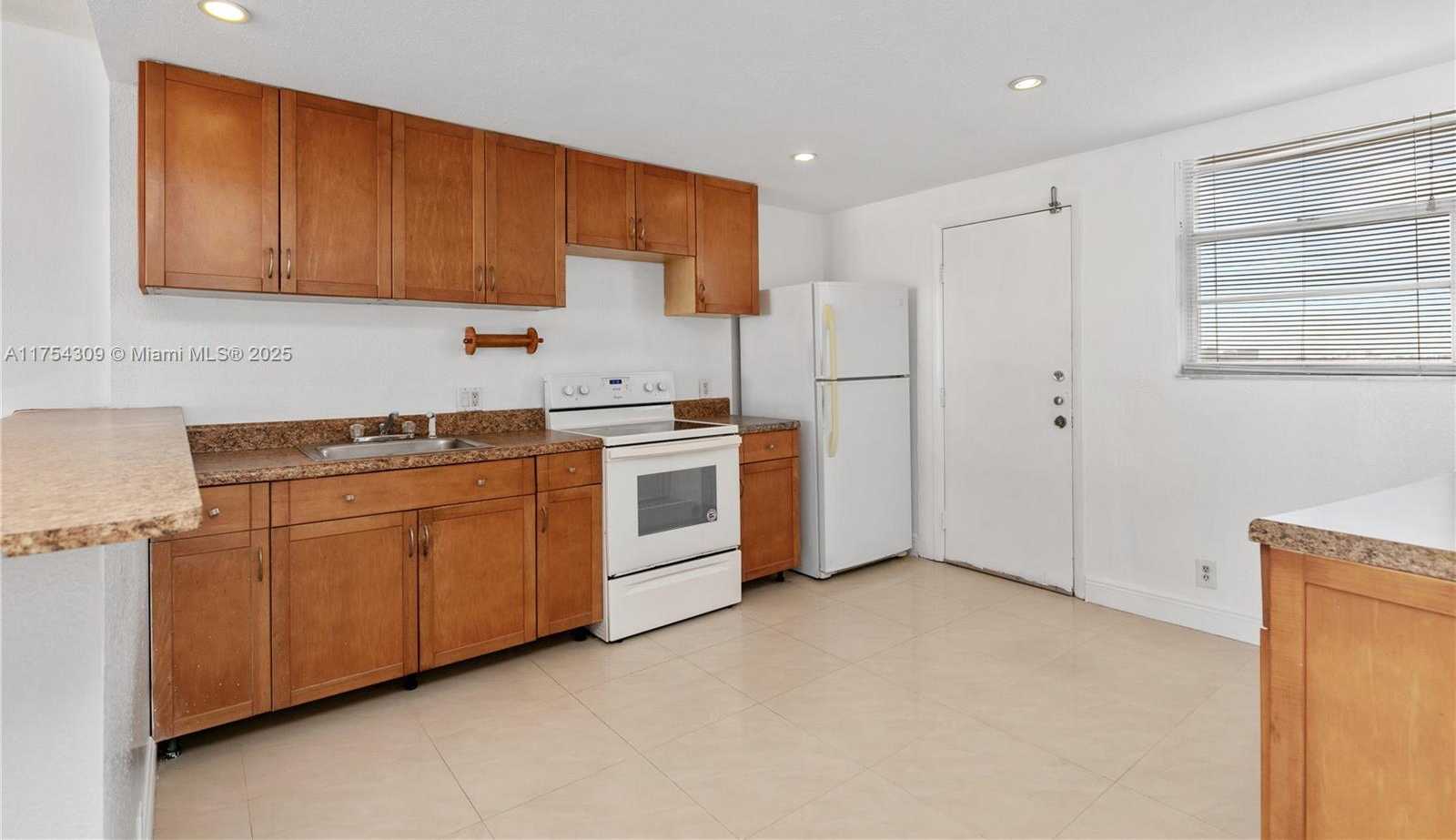 Small Image of 3545 NORTH EAST 166TH ST #807, North Miami Beach Number 7