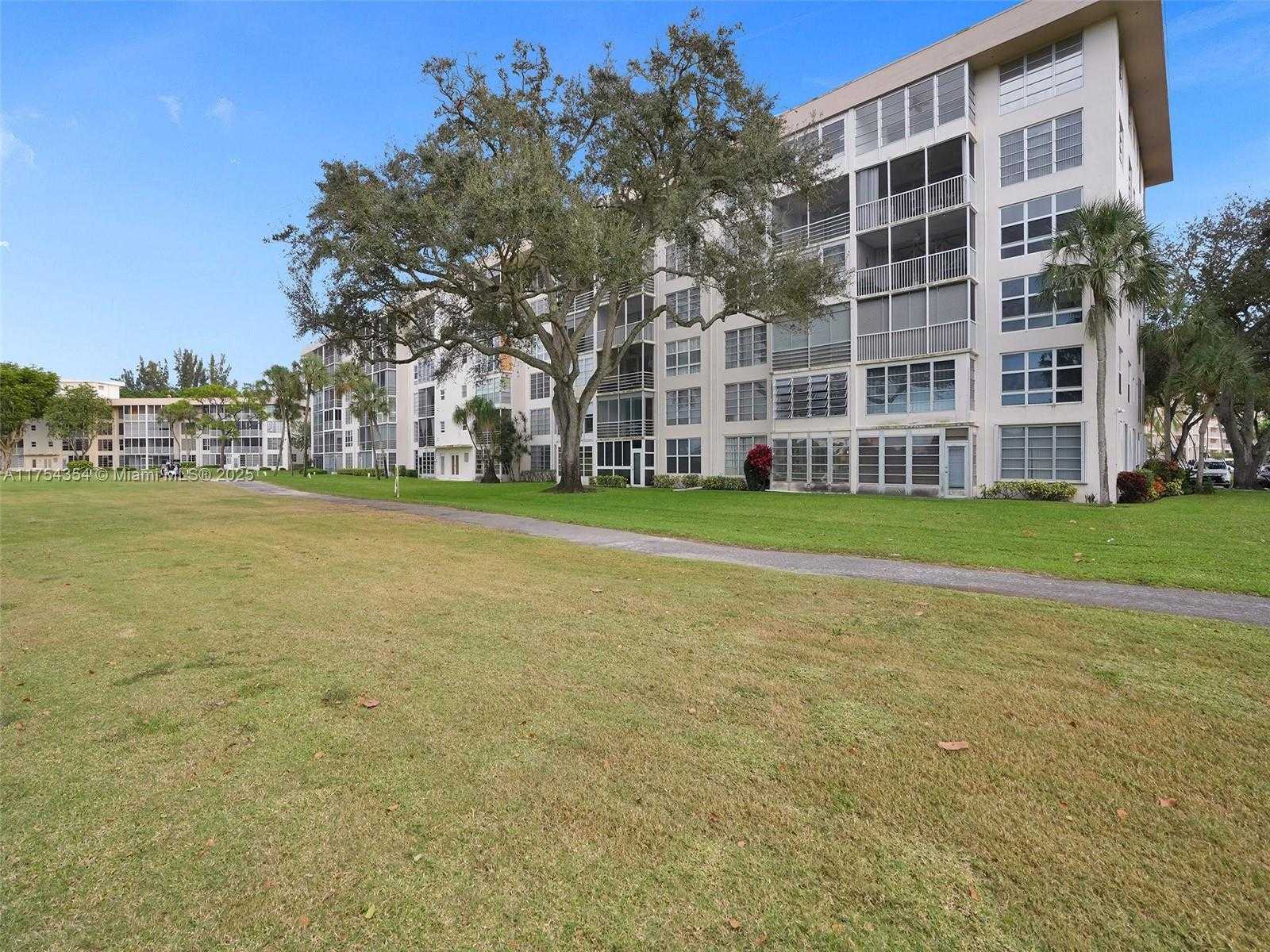 Small Image of 2651 SOUTH COURSE DR #410, Pompano Beach Number 42