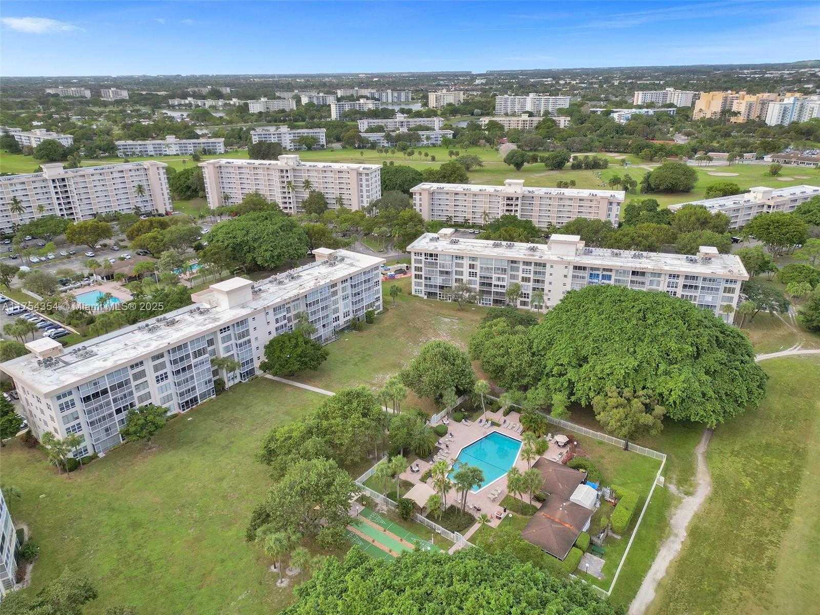 Small Image of 2651 SOUTH COURSE DR #410, Pompano Beach Number 50