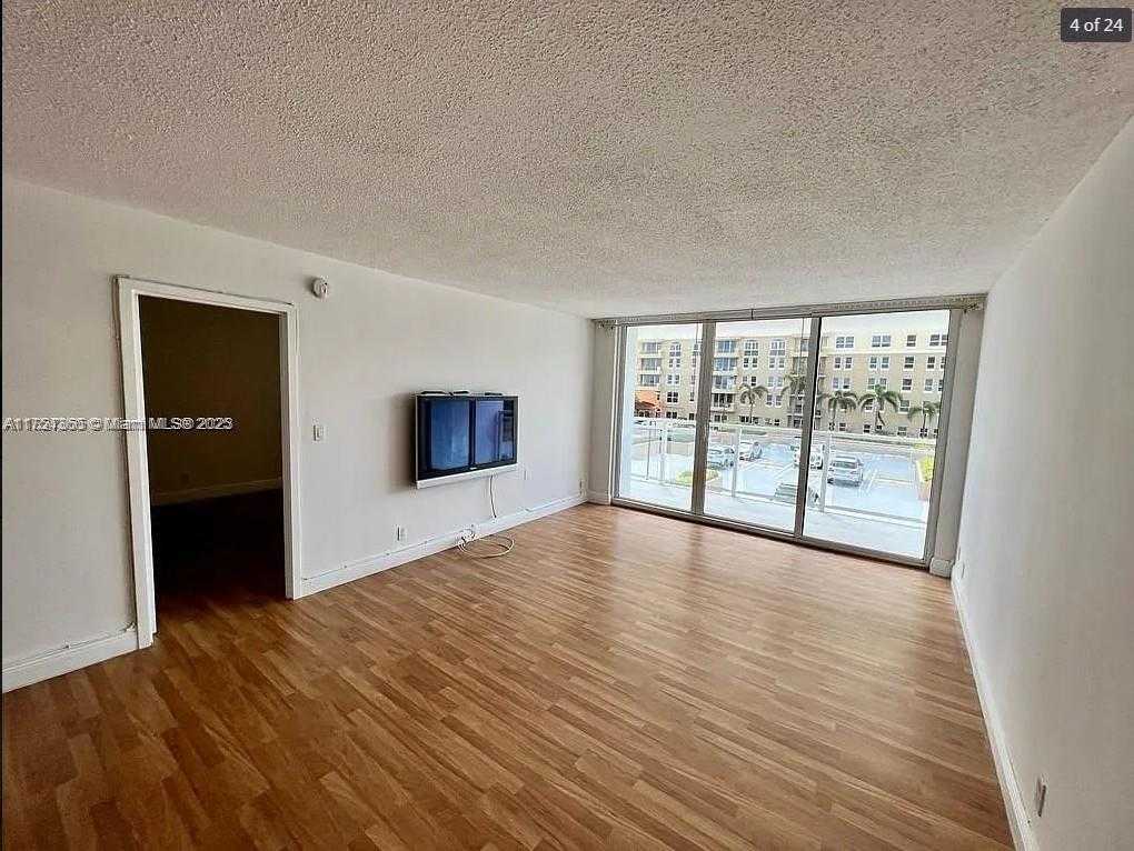 Small Image of 2030 SOUTH OCEAN DR #211, Hallandale Beach Number 2