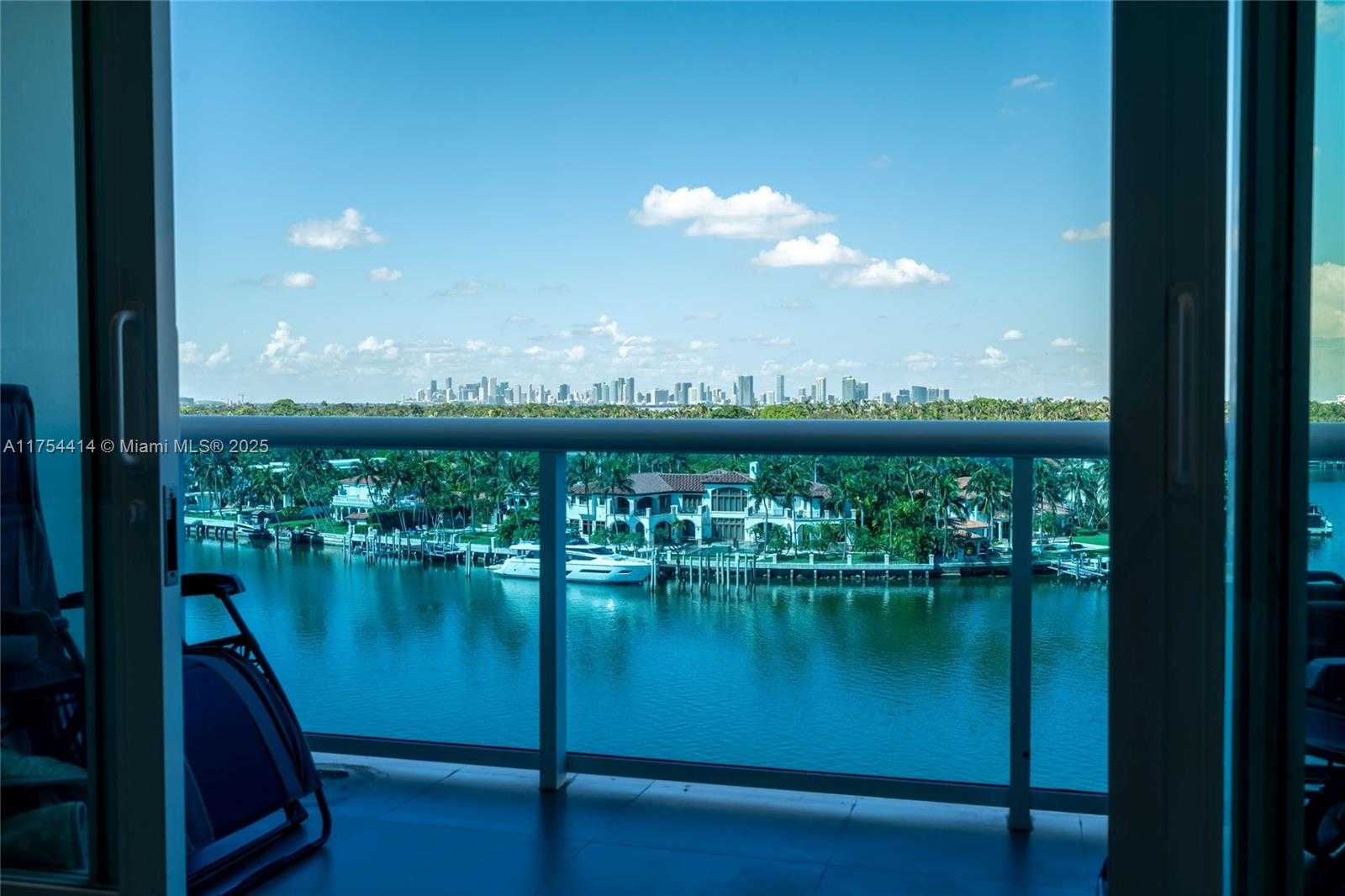 Small Image of 6770 INDIAN CREEK DR #8G, Miami Beach Number 2