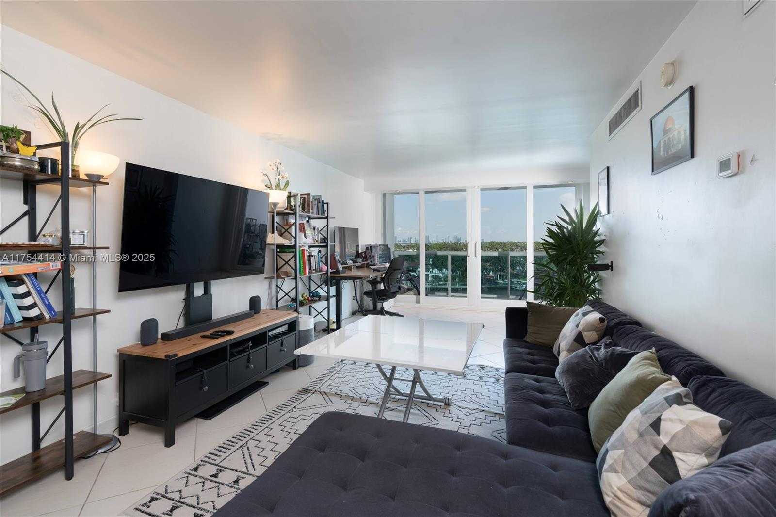 Small Image of 6770 INDIAN CREEK DR #8G, Miami Beach Number 5