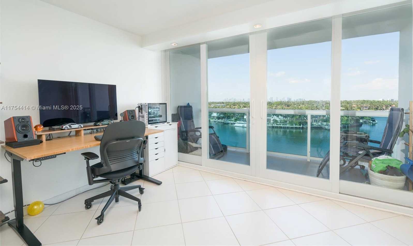 Small Image of 6770 INDIAN CREEK DR #8G, Miami Beach Number 6