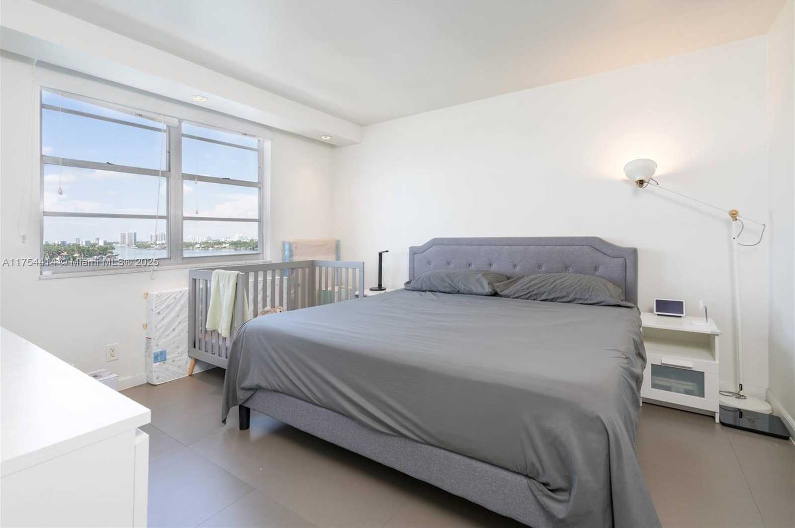Small Image of 6770 INDIAN CREEK DR #8G, Miami Beach Number 7