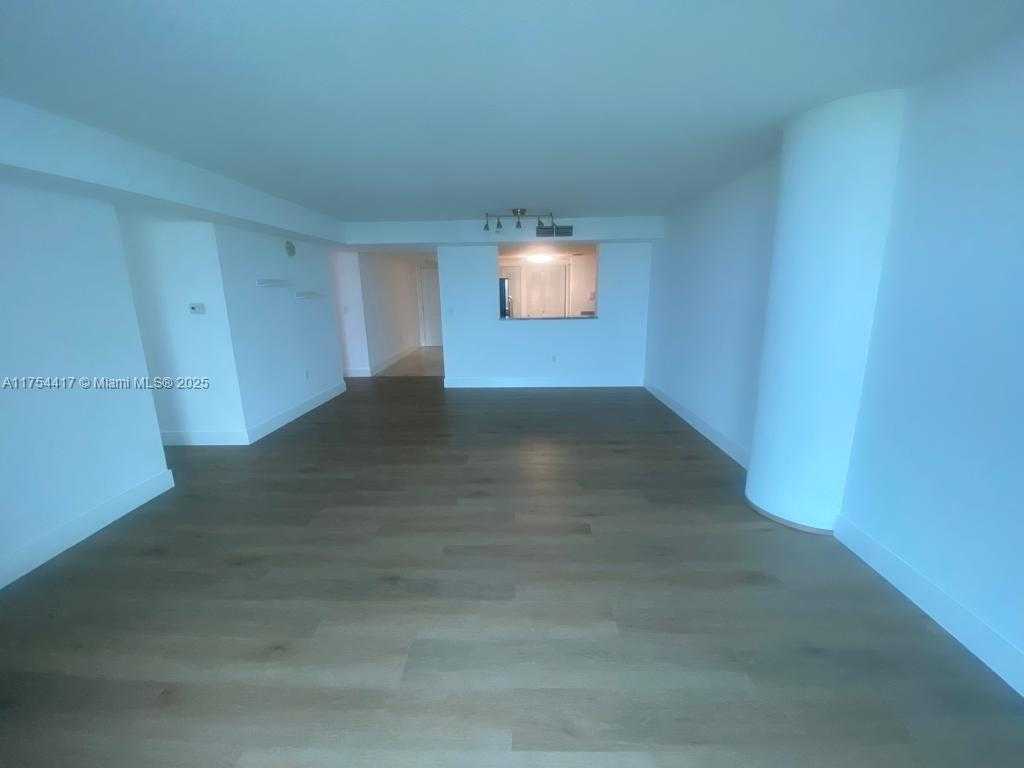 Small Image of 2101 BRICKELL AVE #1401, Miami Number 11