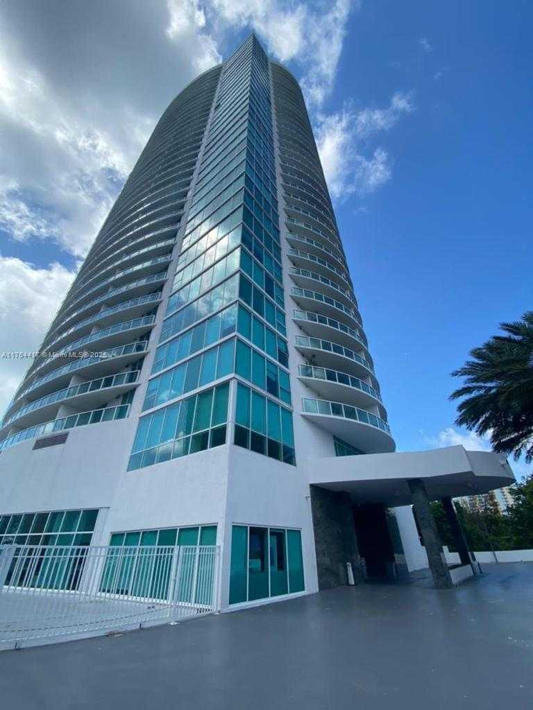 Small Image of 2101 BRICKELL AVE #1401, Miami Number 12