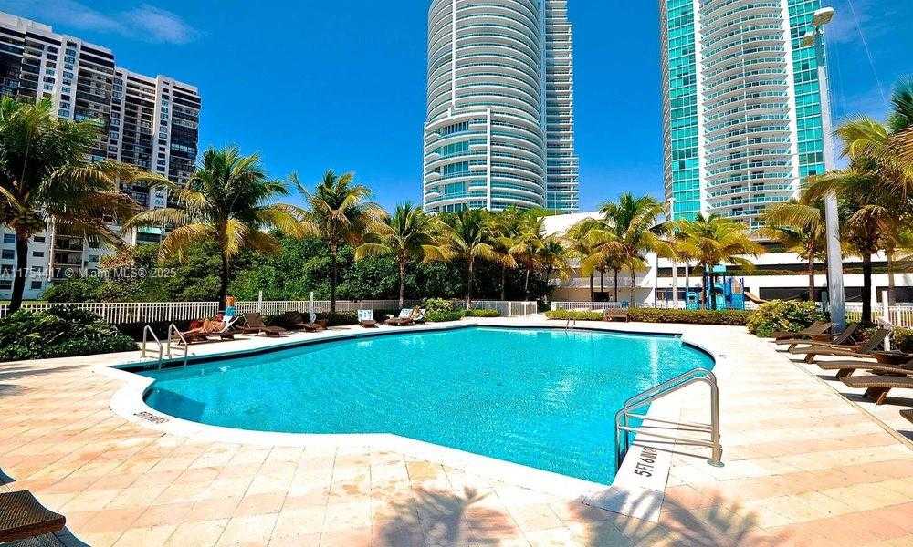 Small Image of 2101 BRICKELL AVE #1401, Miami Number 14
