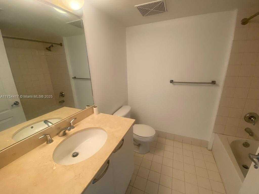 Small Image of 2101 BRICKELL AVE #1401, Miami Number 3