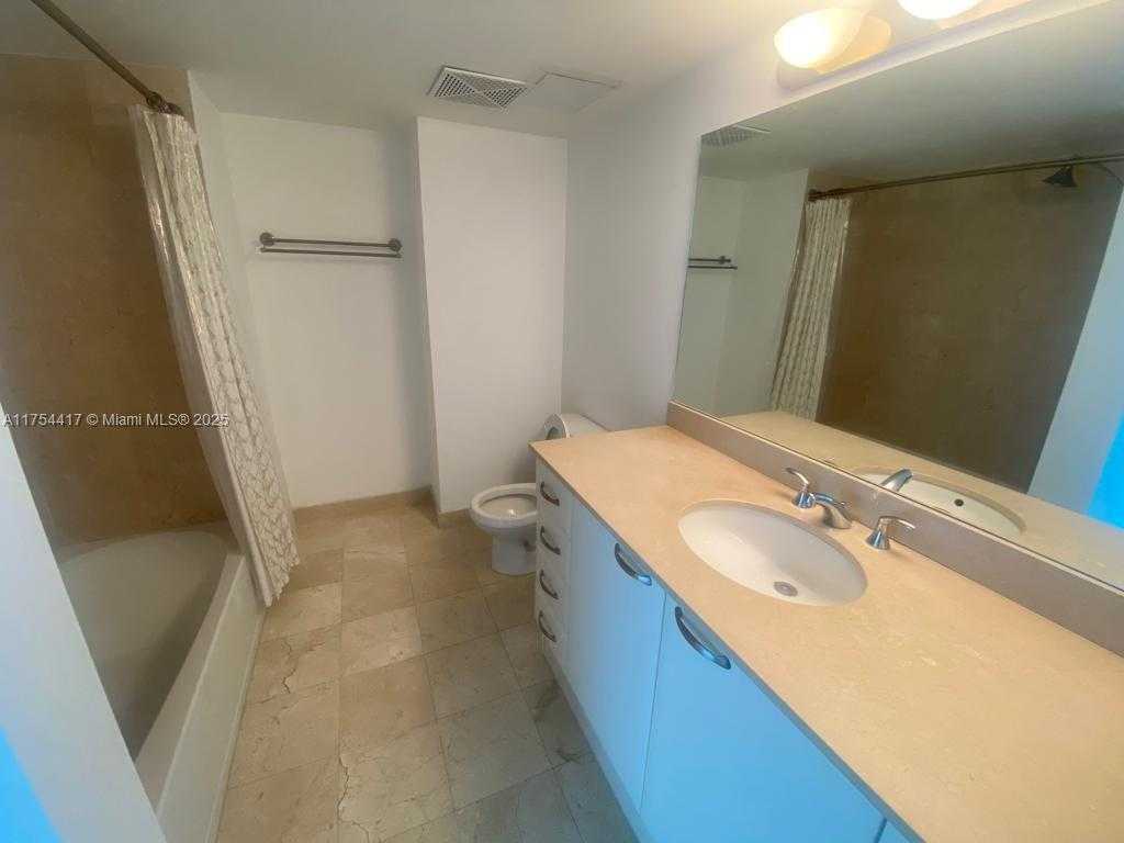 Small Image of 2101 BRICKELL AVE #1401, Miami Number 7