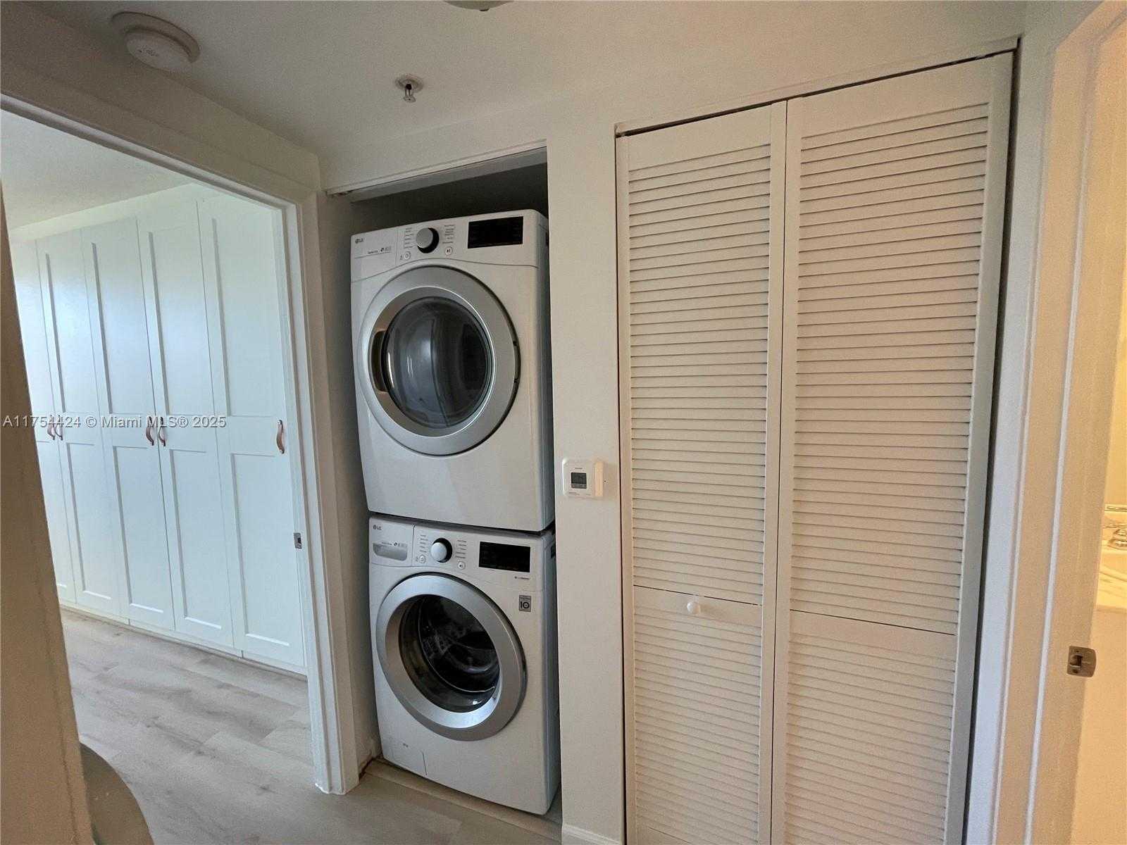 Small Image of 18800 NORTH EAST 29TH AVE #417, Aventura Number 13