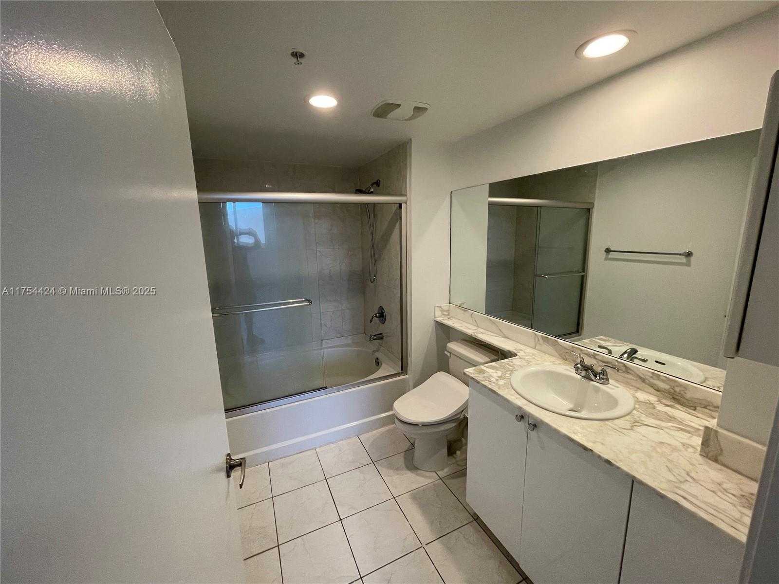 Small Image of 18800 NORTH EAST 29TH AVE #417, Aventura Number 7