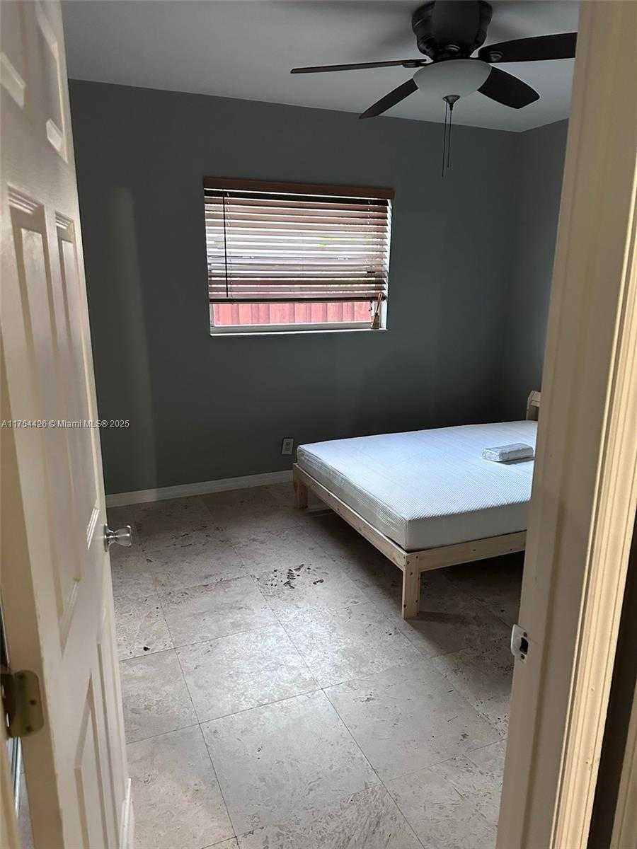 Small Image of 530 NORTH EAST 15TH CT #1, Fort Lauderdale Number 5