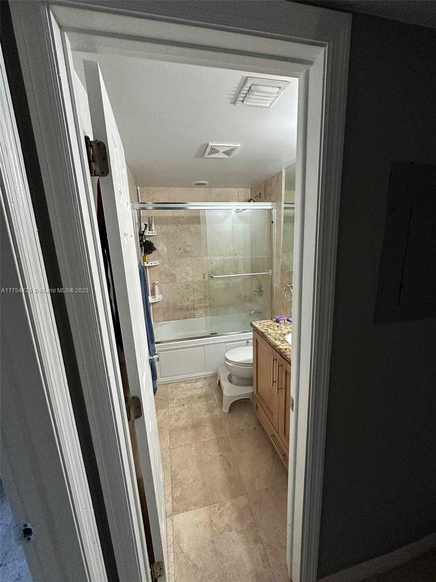 Small Image of 530 NORTH EAST 15TH CT #1, Fort Lauderdale Number 6