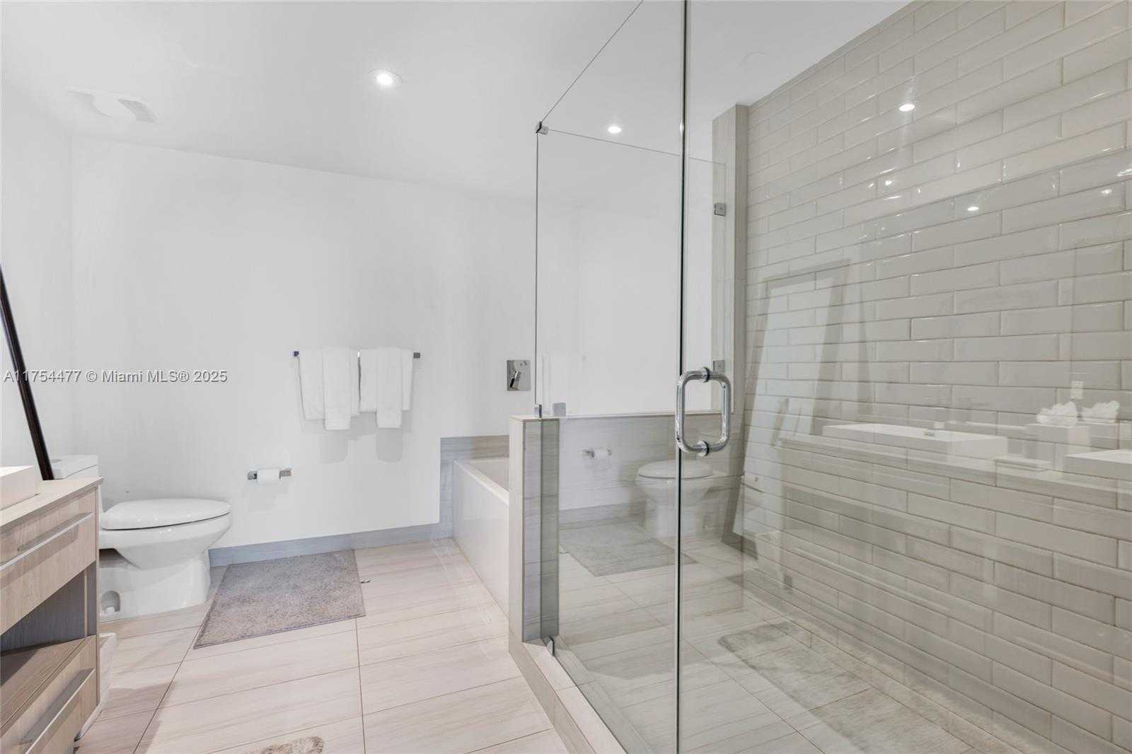 Small Image of 4010 SOUTH OCEAN DR #R2505, Hollywood Number 10