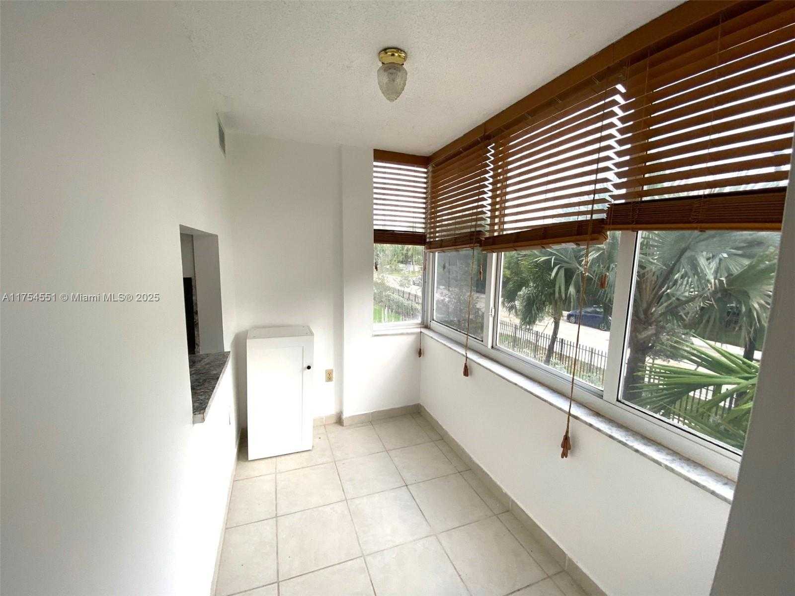 Small Image of 250 180TH DR #201, Sunny Isles Beach Number 10