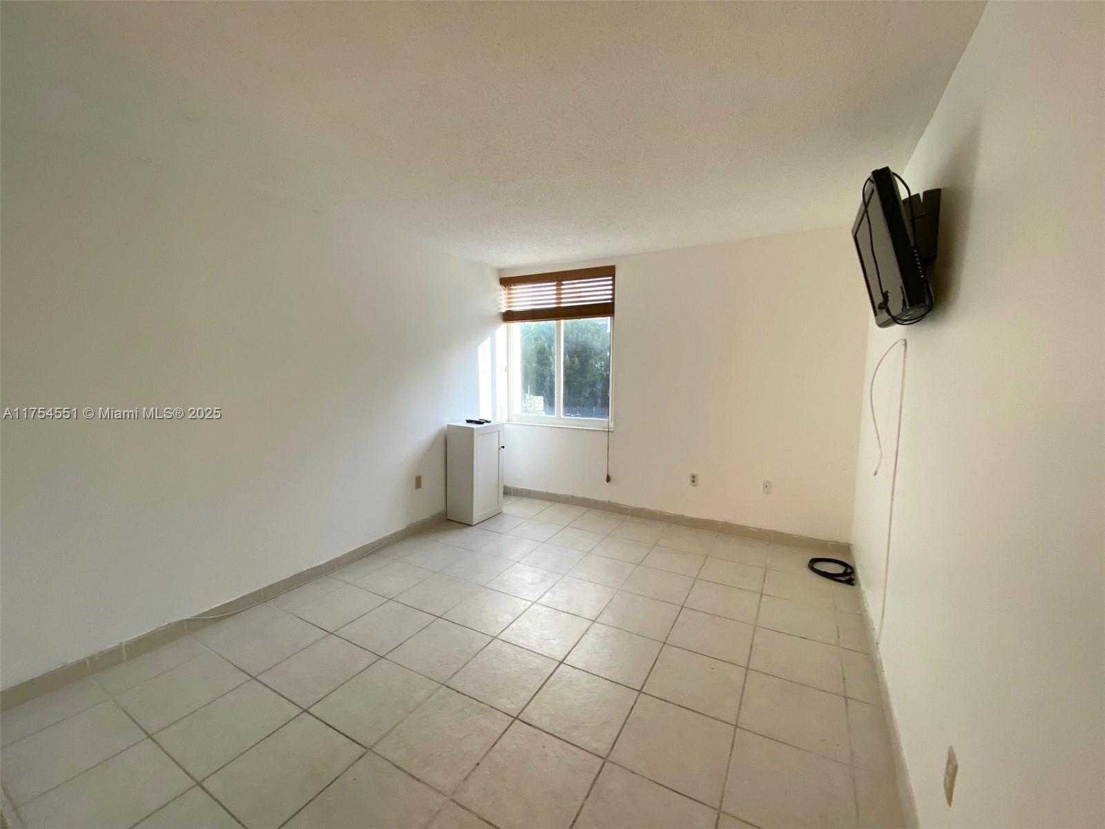 Small Image of 250 180TH DR #201, Sunny Isles Beach Number 11