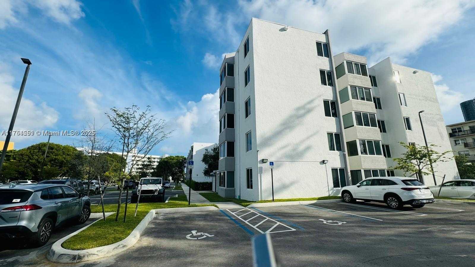 Small Image of 250 180TH DR #201, Sunny Isles Beach Number 2
