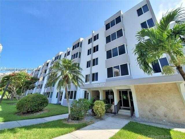 Small Image of 250 180TH DR #201, Sunny Isles Beach Number 4