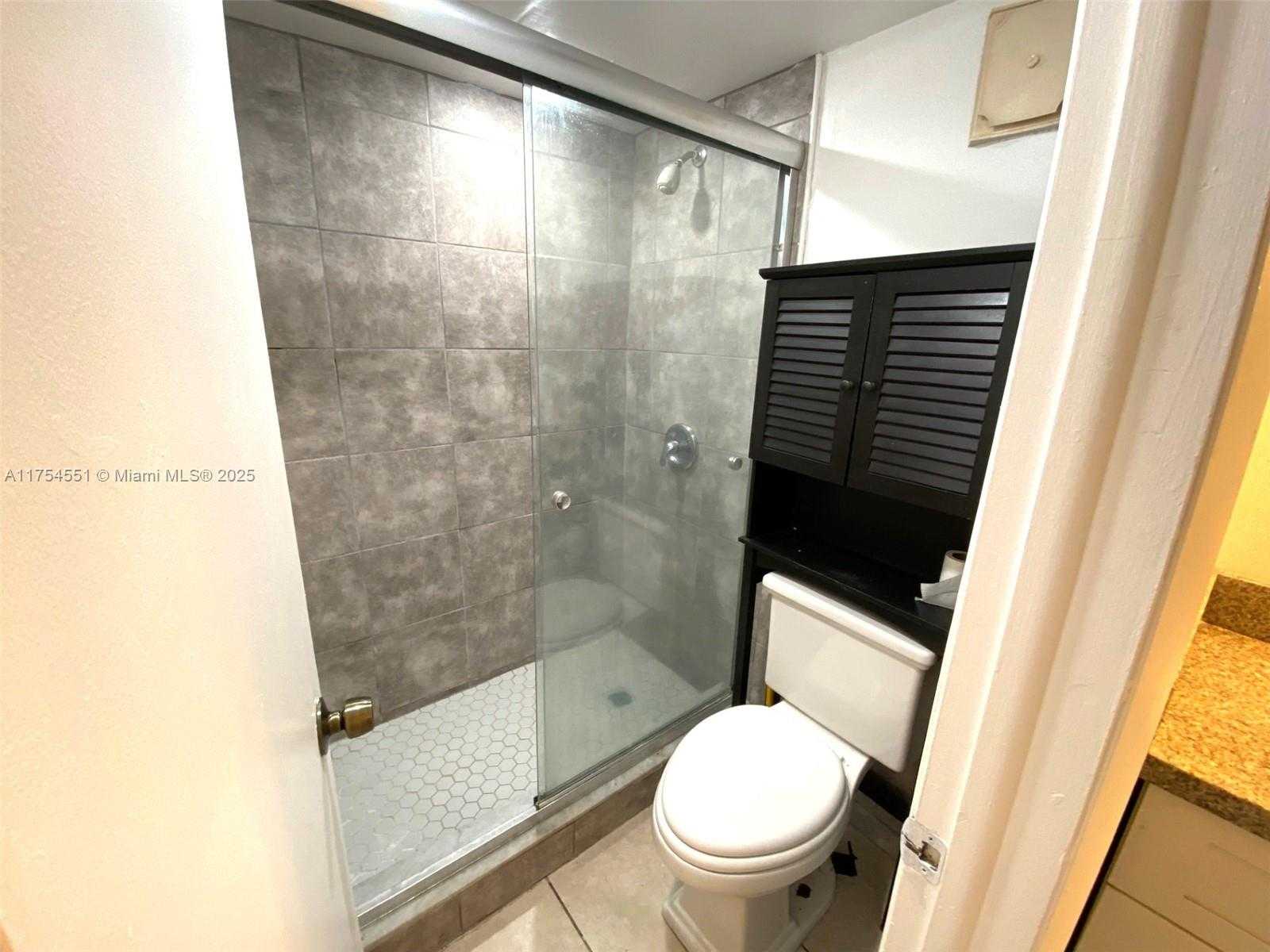 Small Image of 250 180TH DR #201, Sunny Isles Beach Number 7