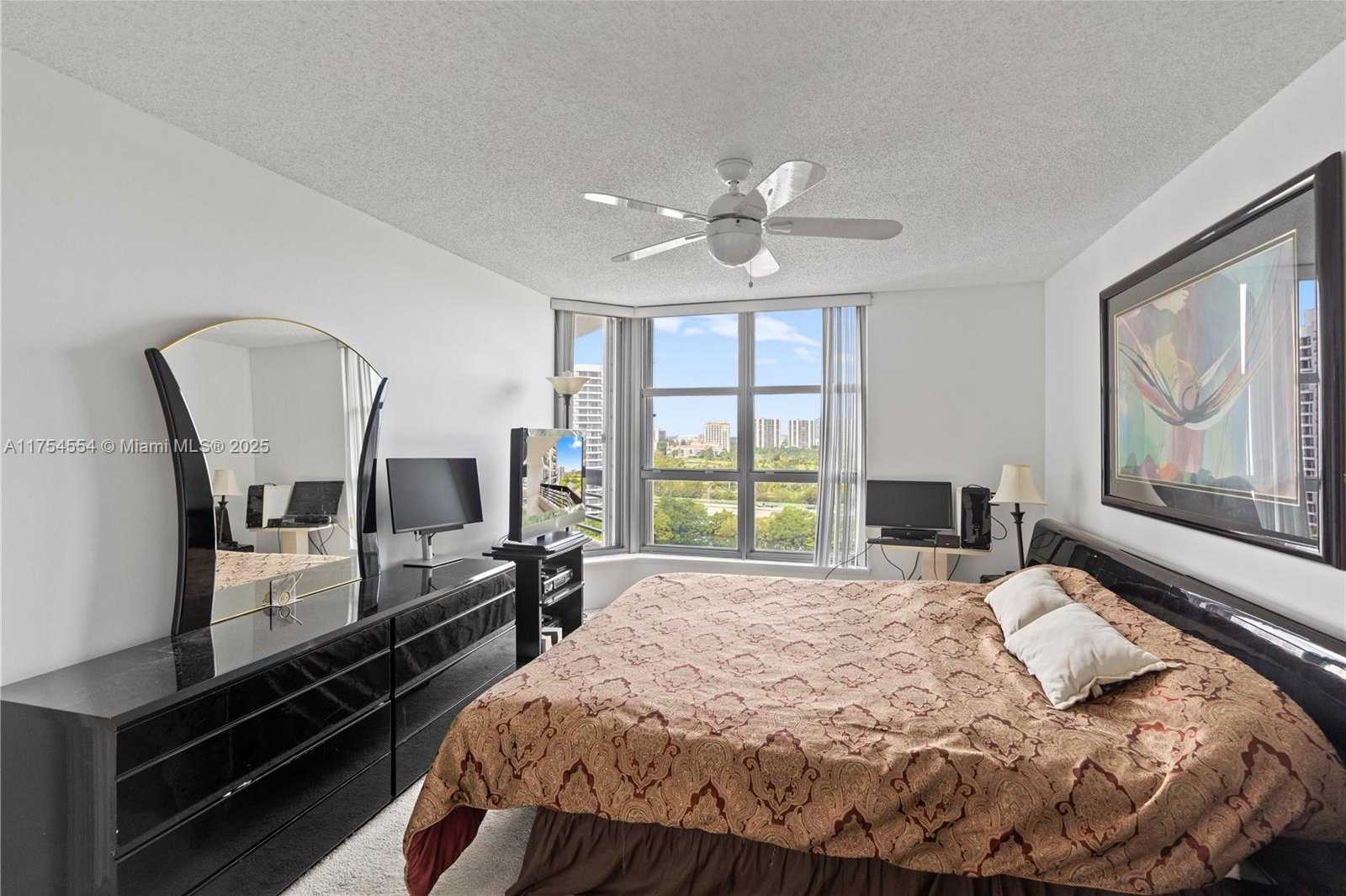 Small Image of 3530 MYSTIC POINTE DR #1508, Aventura Number 16