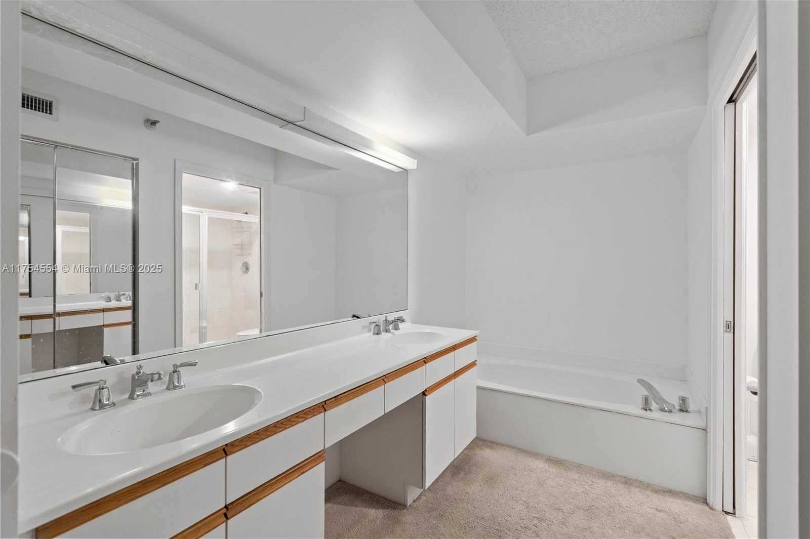 Small Image of 3530 MYSTIC POINTE DR #1508, Aventura Number 18