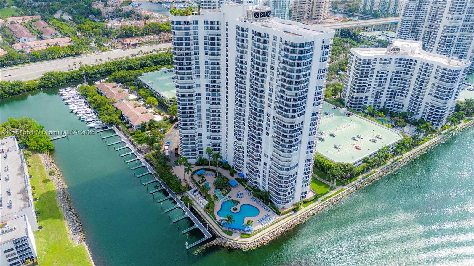 Small Image of 3530 MYSTIC POINTE DR #1508, Aventura Number 2