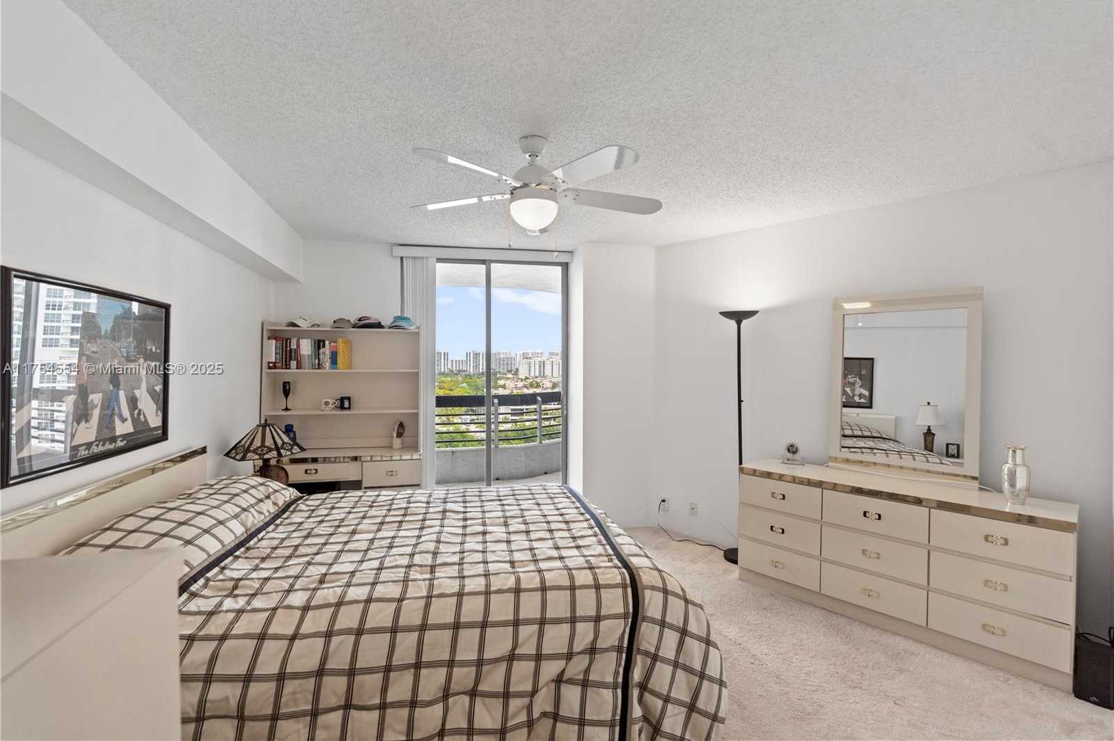Small Image of 3530 MYSTIC POINTE DR #1508, Aventura Number 20