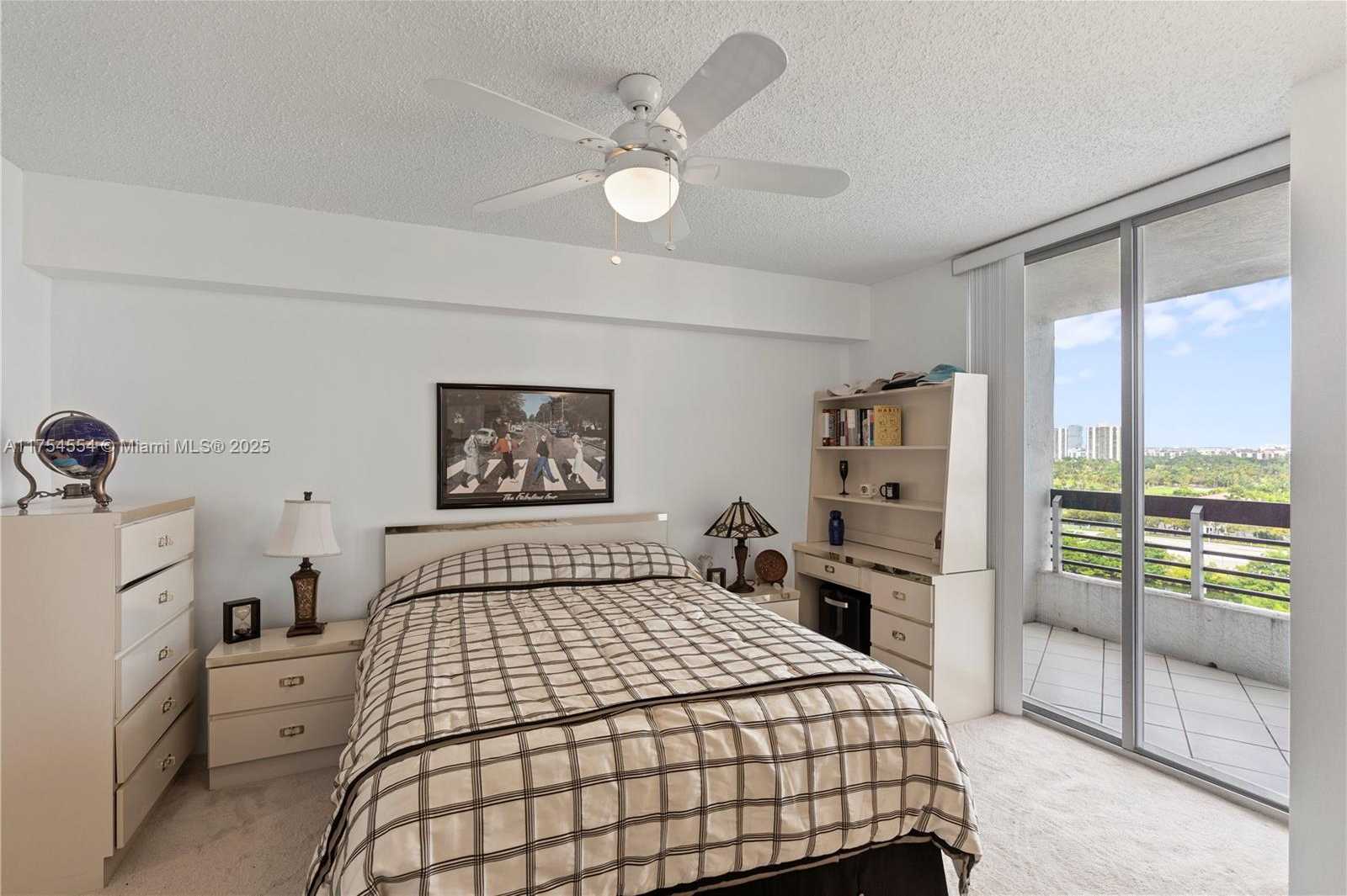 Small Image of 3530 MYSTIC POINTE DR #1508, Aventura Number 21