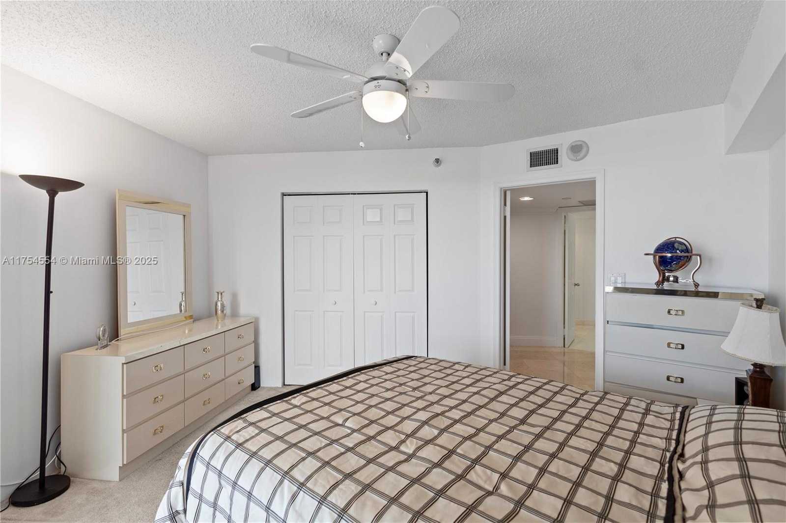 Small Image of 3530 MYSTIC POINTE DR #1508, Aventura Number 22