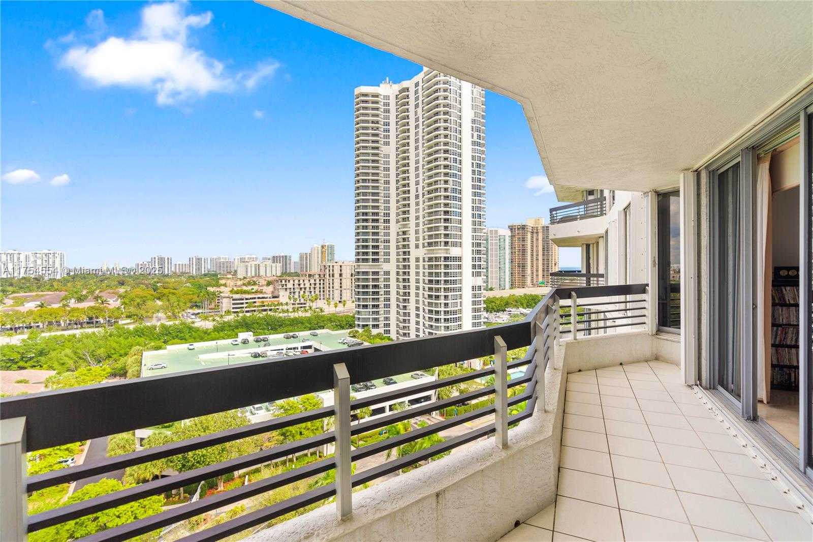 Small Image of 3530 MYSTIC POINTE DR #1508, Aventura Number 26