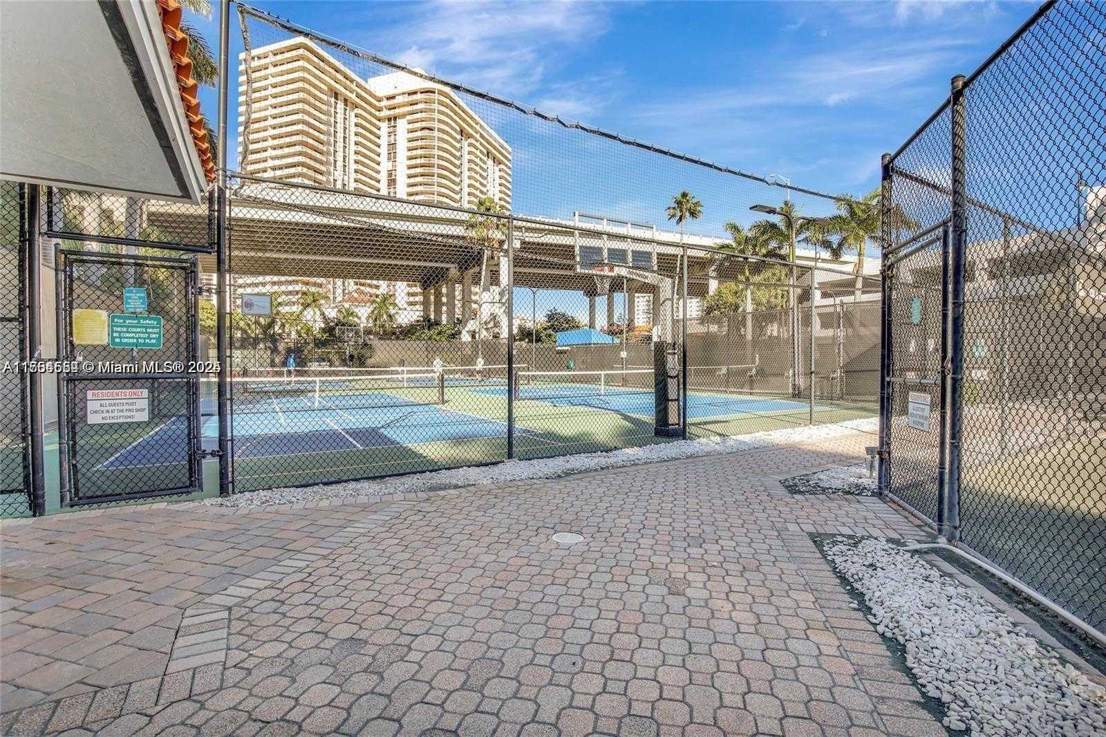 Small Image of 3530 MYSTIC POINTE DR #1508, Aventura Number 31