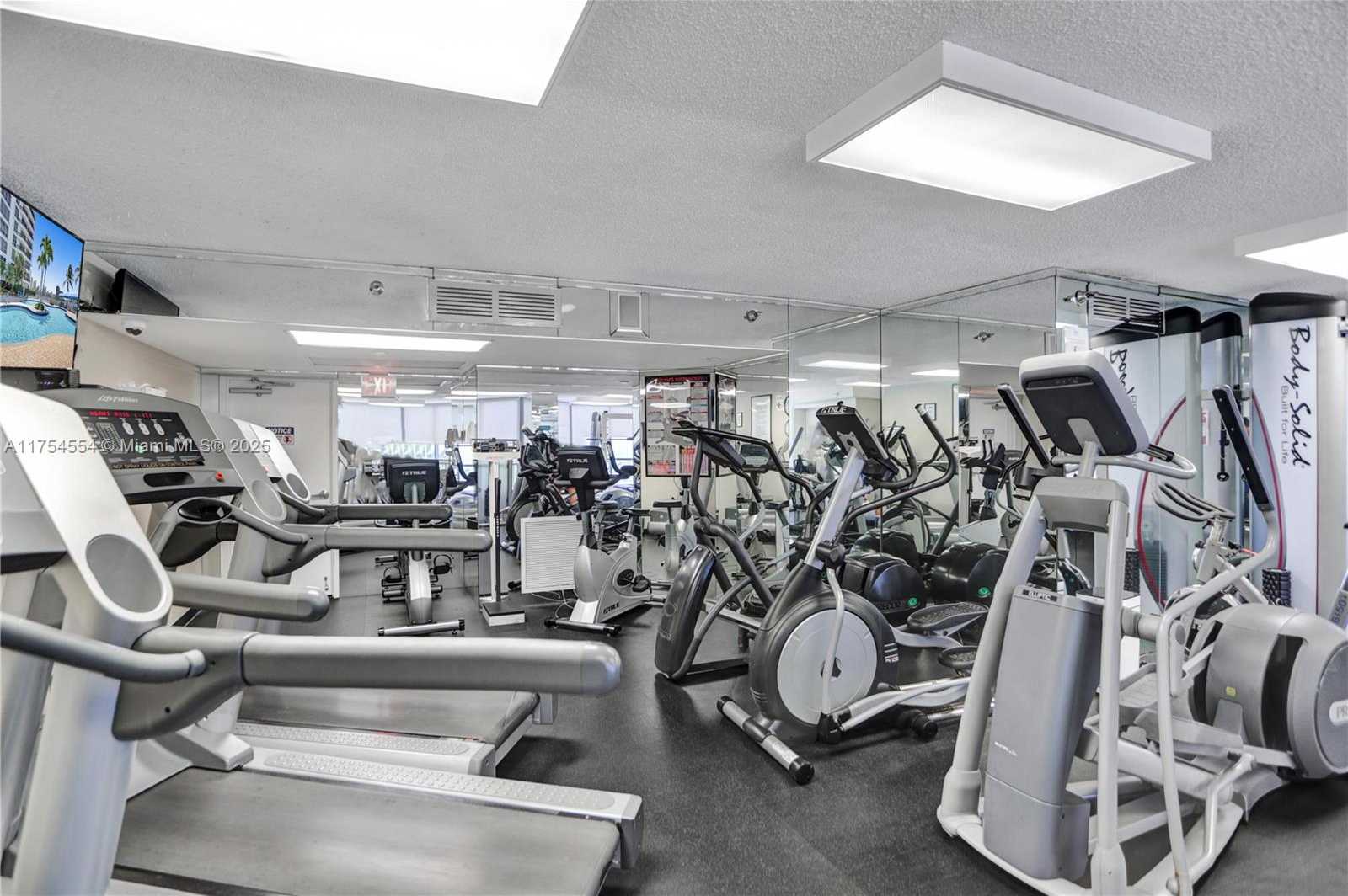 Small Image of 3530 MYSTIC POINTE DR #1508, Aventura Number 44