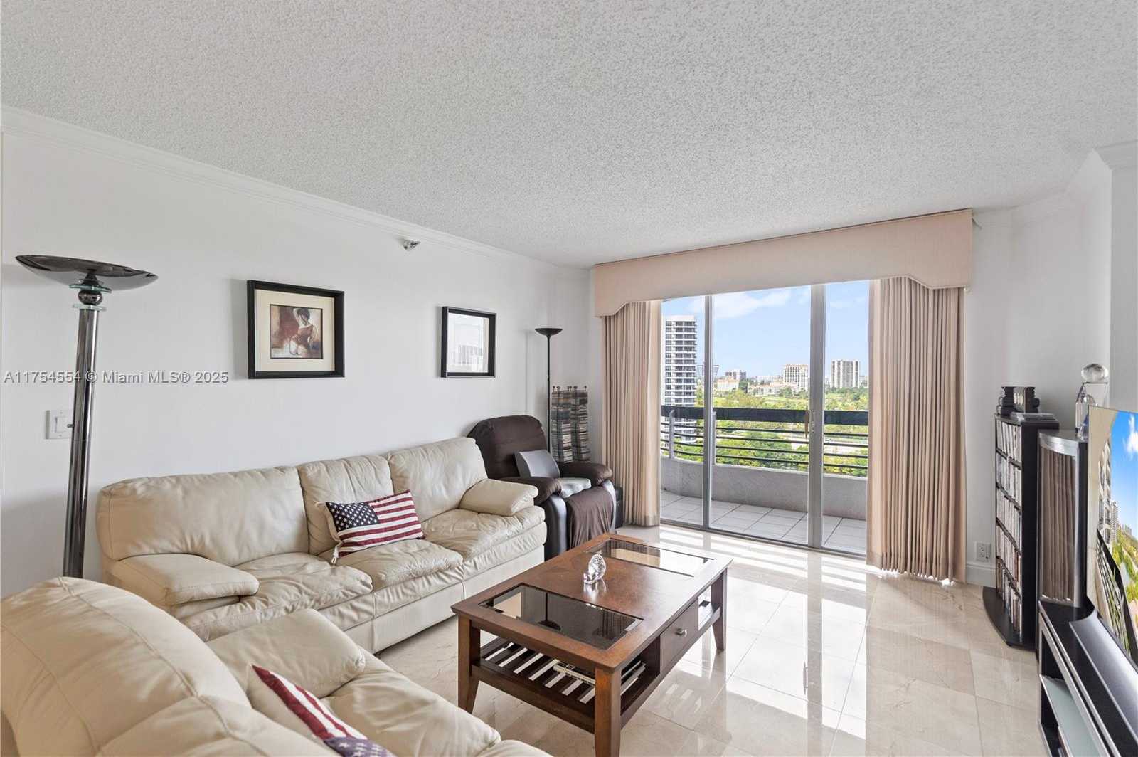 Small Image of 3530 MYSTIC POINTE DR #1508, Aventura Number 5