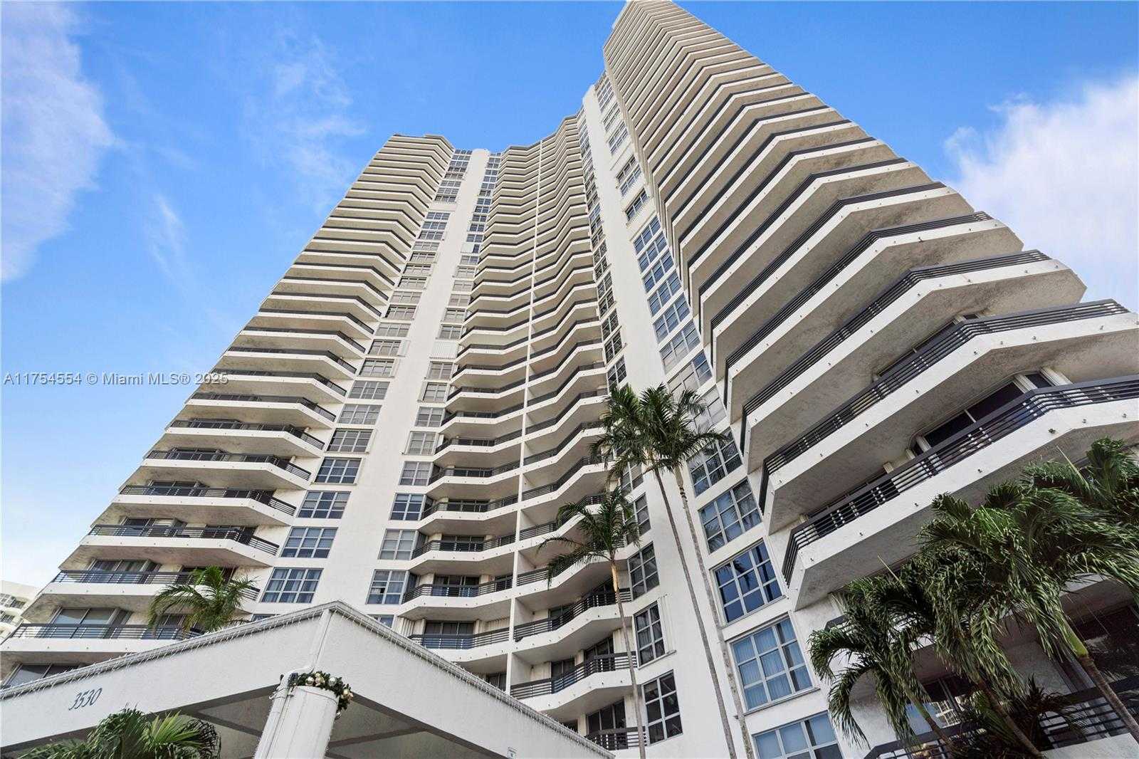 Small Image of 3530 MYSTIC POINTE DR #1508, Aventura Number 64