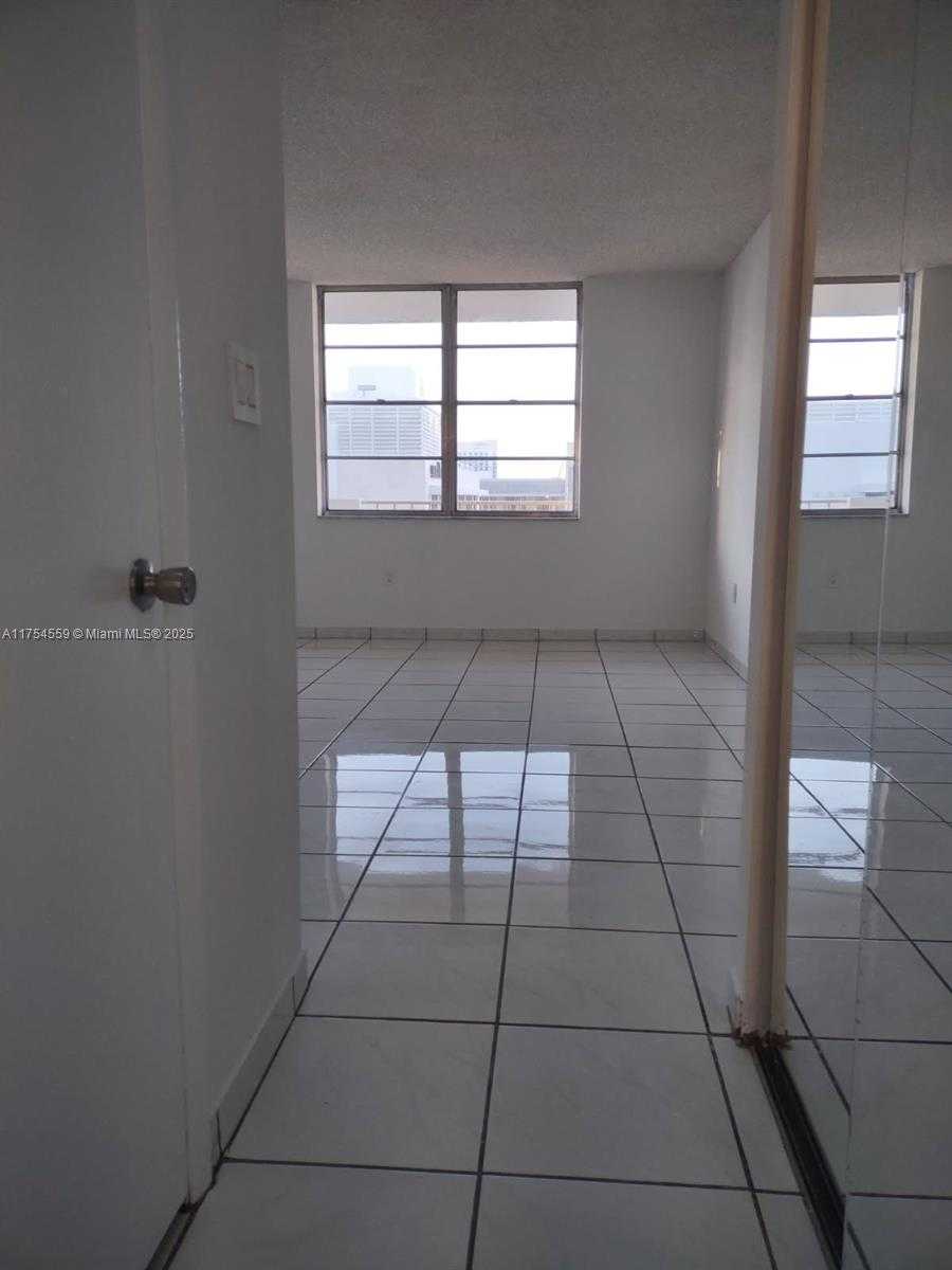Small Image of 245 18TH ST #703, Miami Beach Number 13
