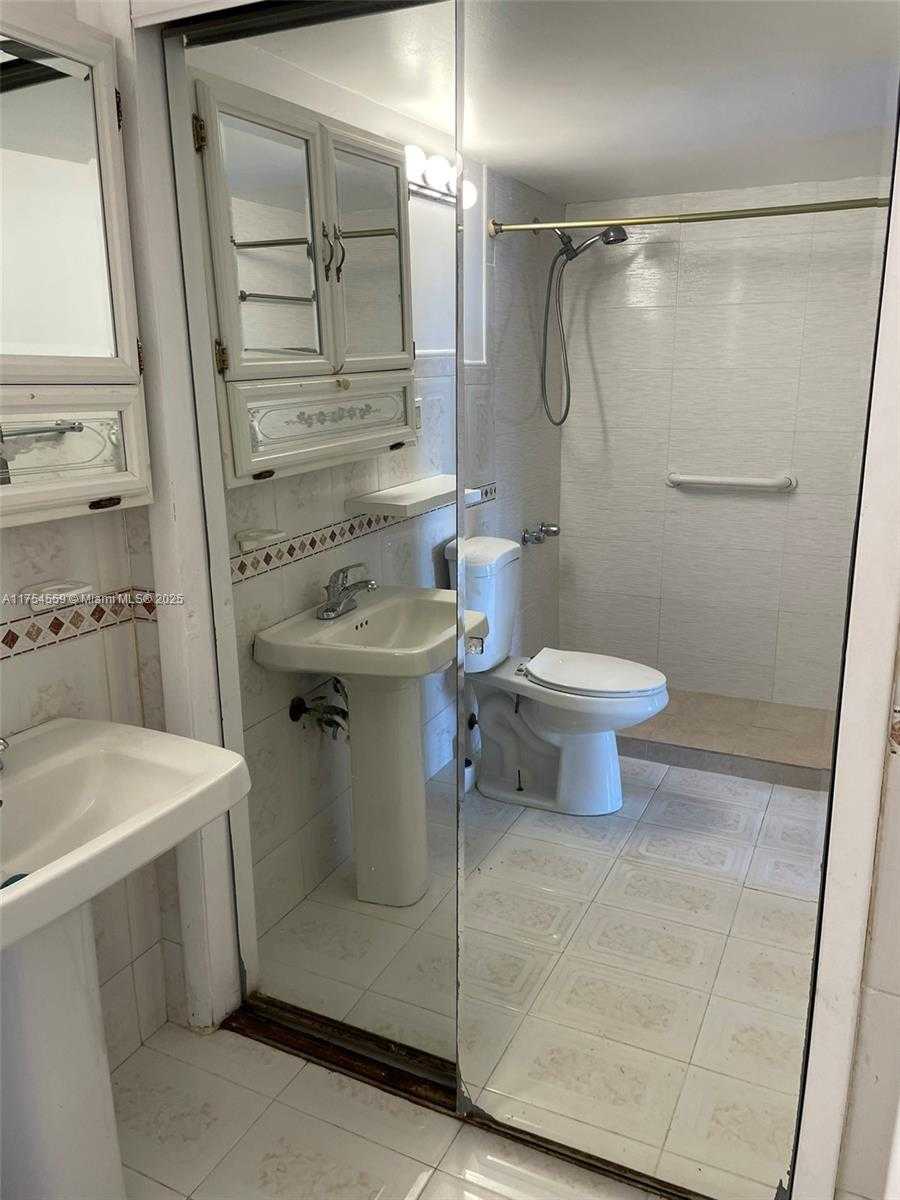 Small Image of 245 18TH ST #703, Miami Beach Number 14