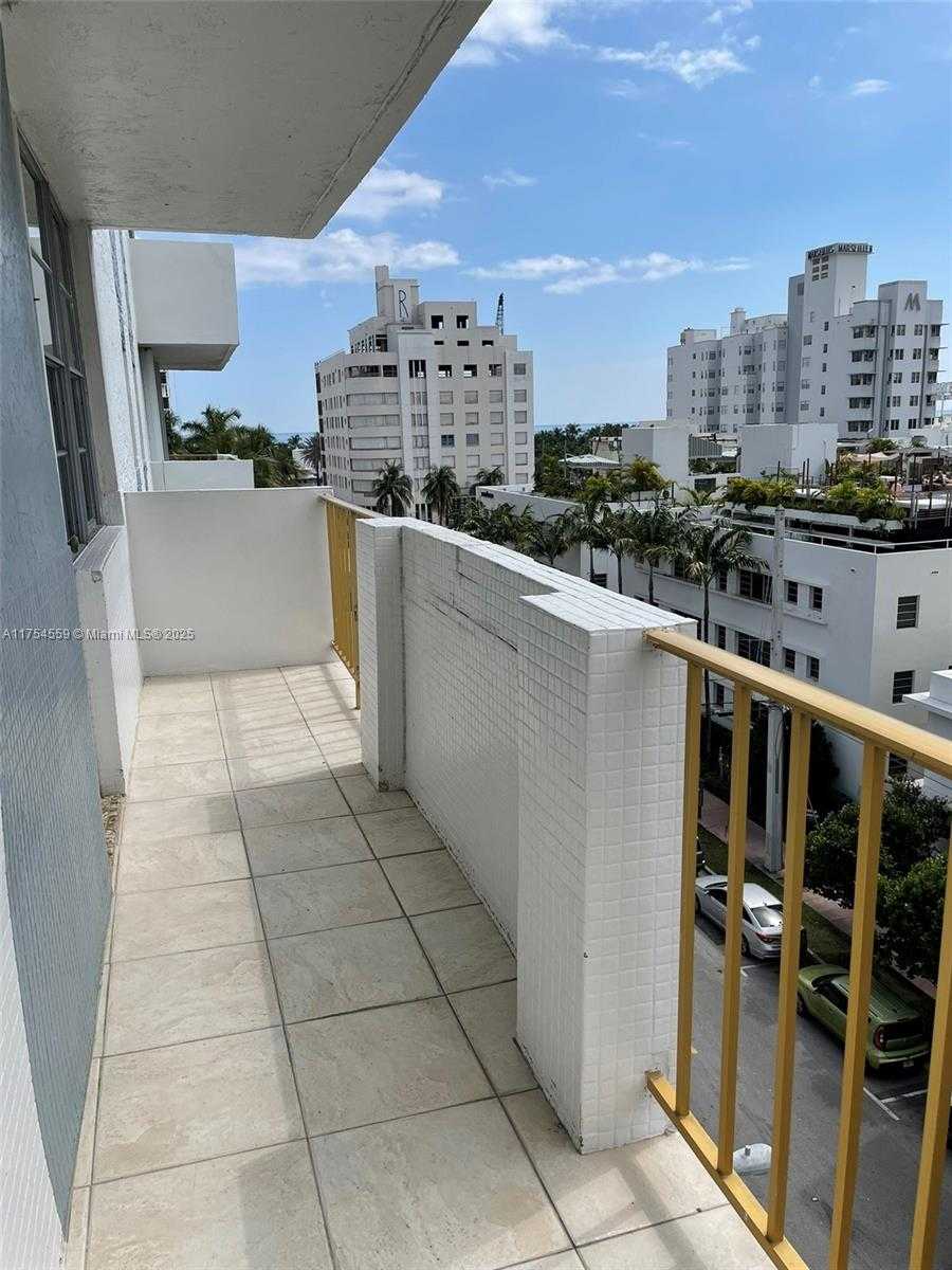 Small Image of 245 18TH ST #703, Miami Beach Number 16