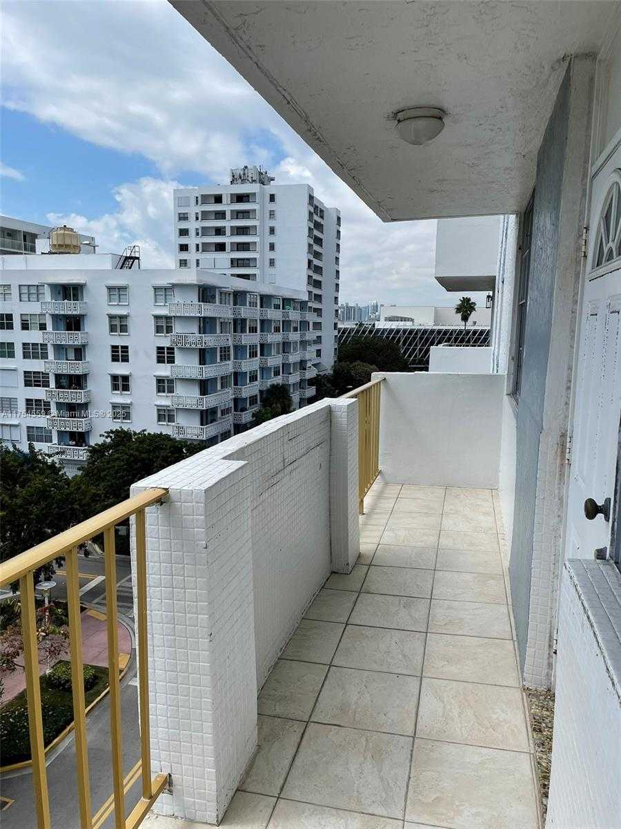 Small Image of 245 18TH ST #703, Miami Beach Number 20