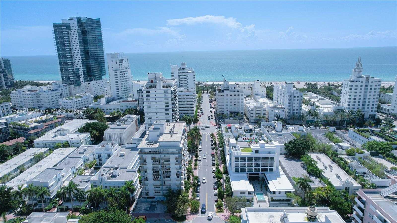 Small Image of 245 18TH ST #703, Miami Beach Number 3