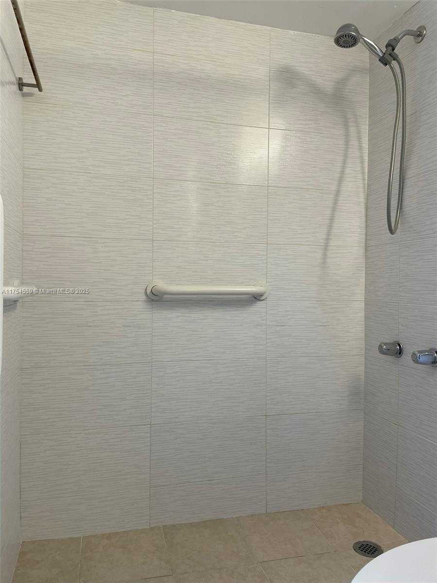 Small Image of 245 18TH ST #703, Miami Beach Number 31