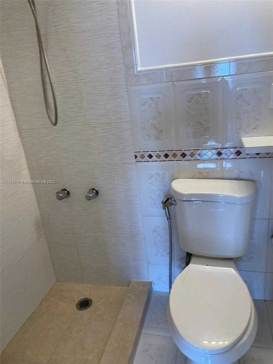 Small Image of 245 18TH ST #703, Miami Beach Number 32