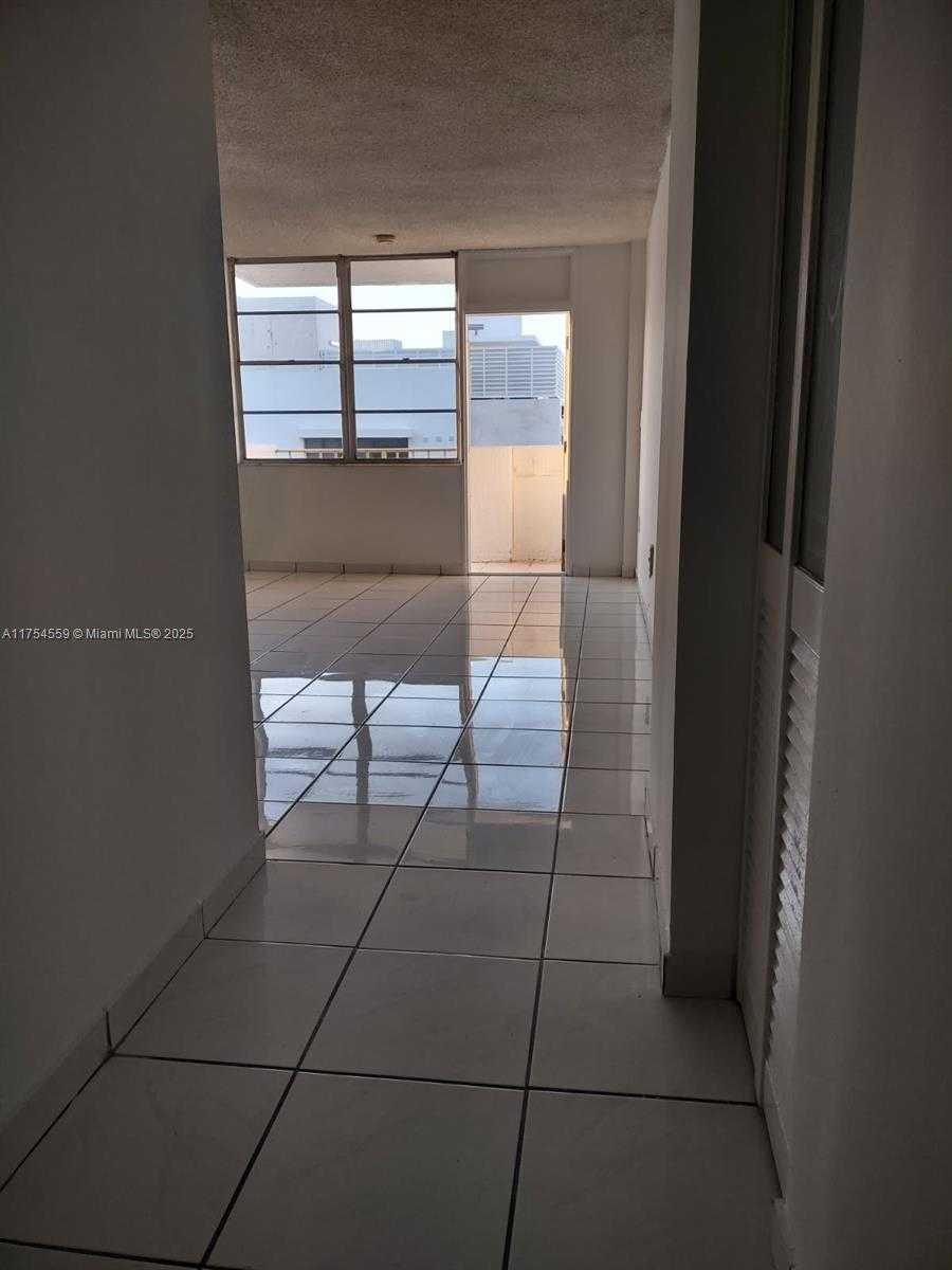 Small Image of 245 18TH ST #703, Miami Beach Number 7