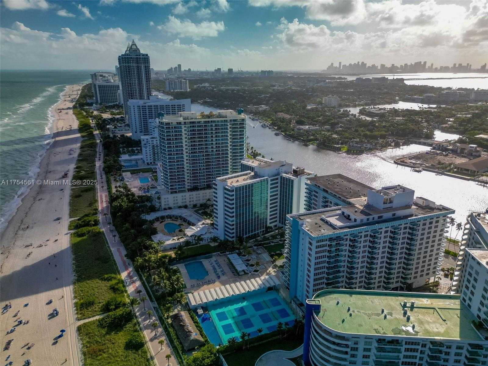 Small Image of 5055 #8H, Miami Beach Number 10