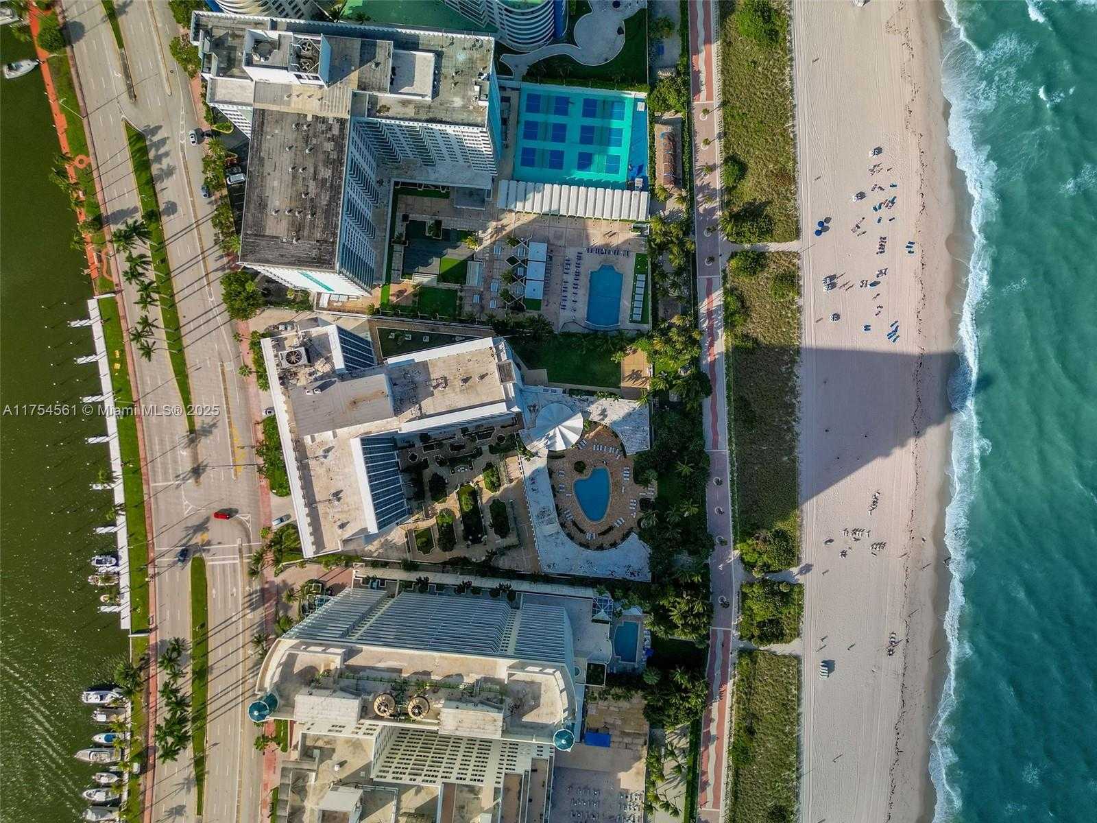 Small Image of 5055 #8H, Miami Beach Number 11