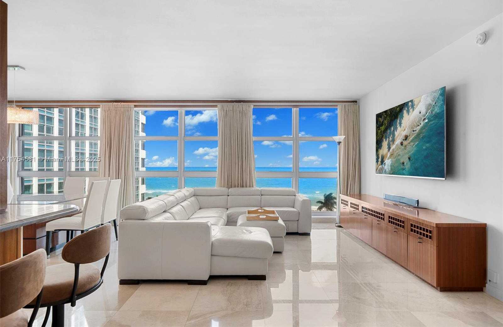 Small Image of 5055 #8H, Miami Beach Number 3