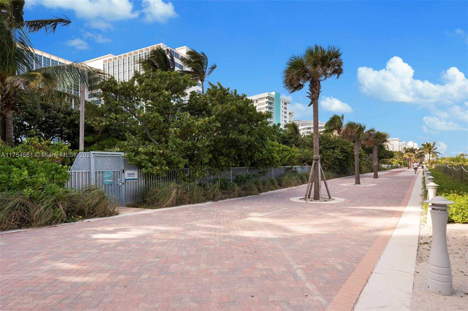 Small Image of 5055 #8H, Miami Beach Number 31
